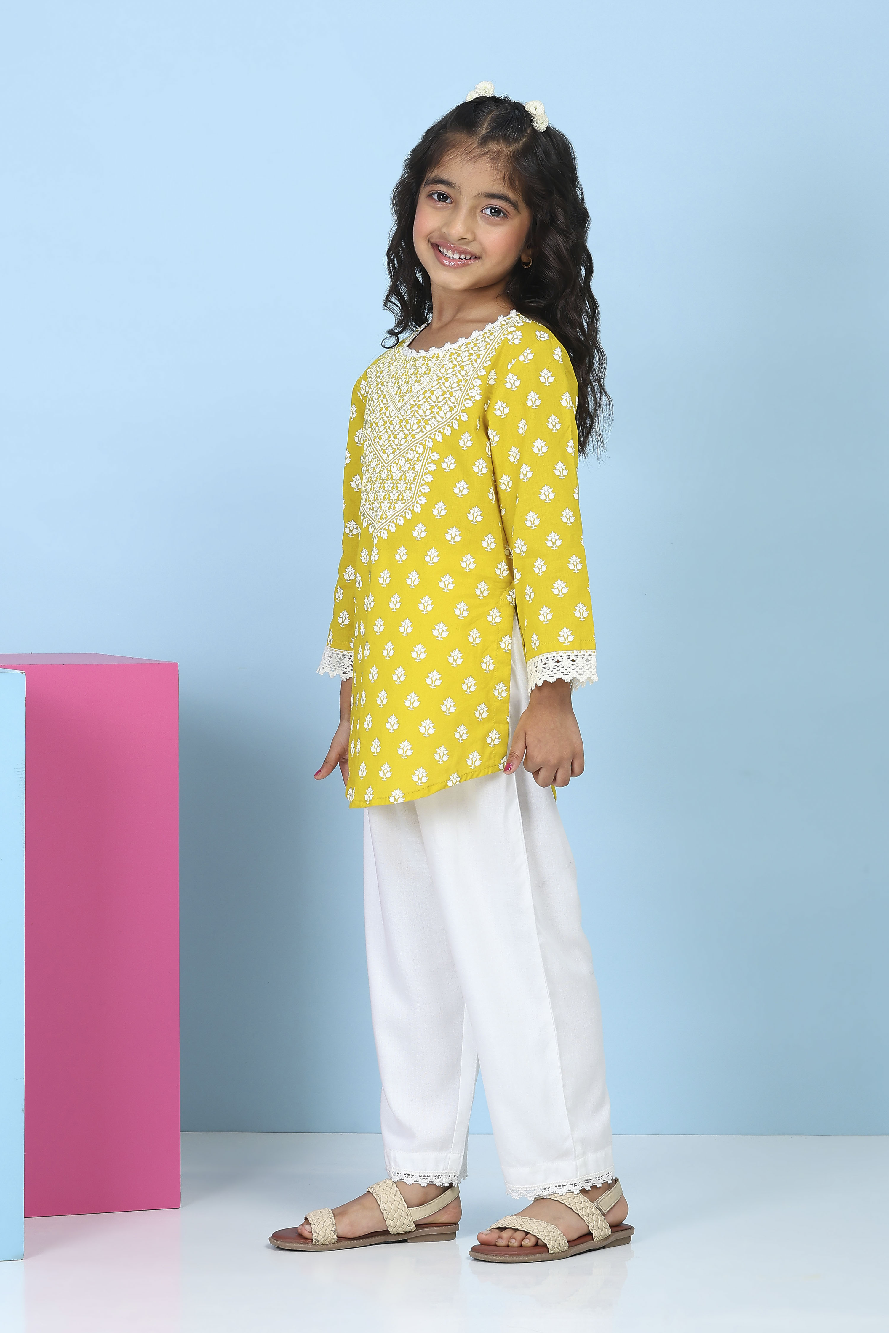 Yellow Cotton Ethnic Motif Printed Straight Suit Set image number 3
