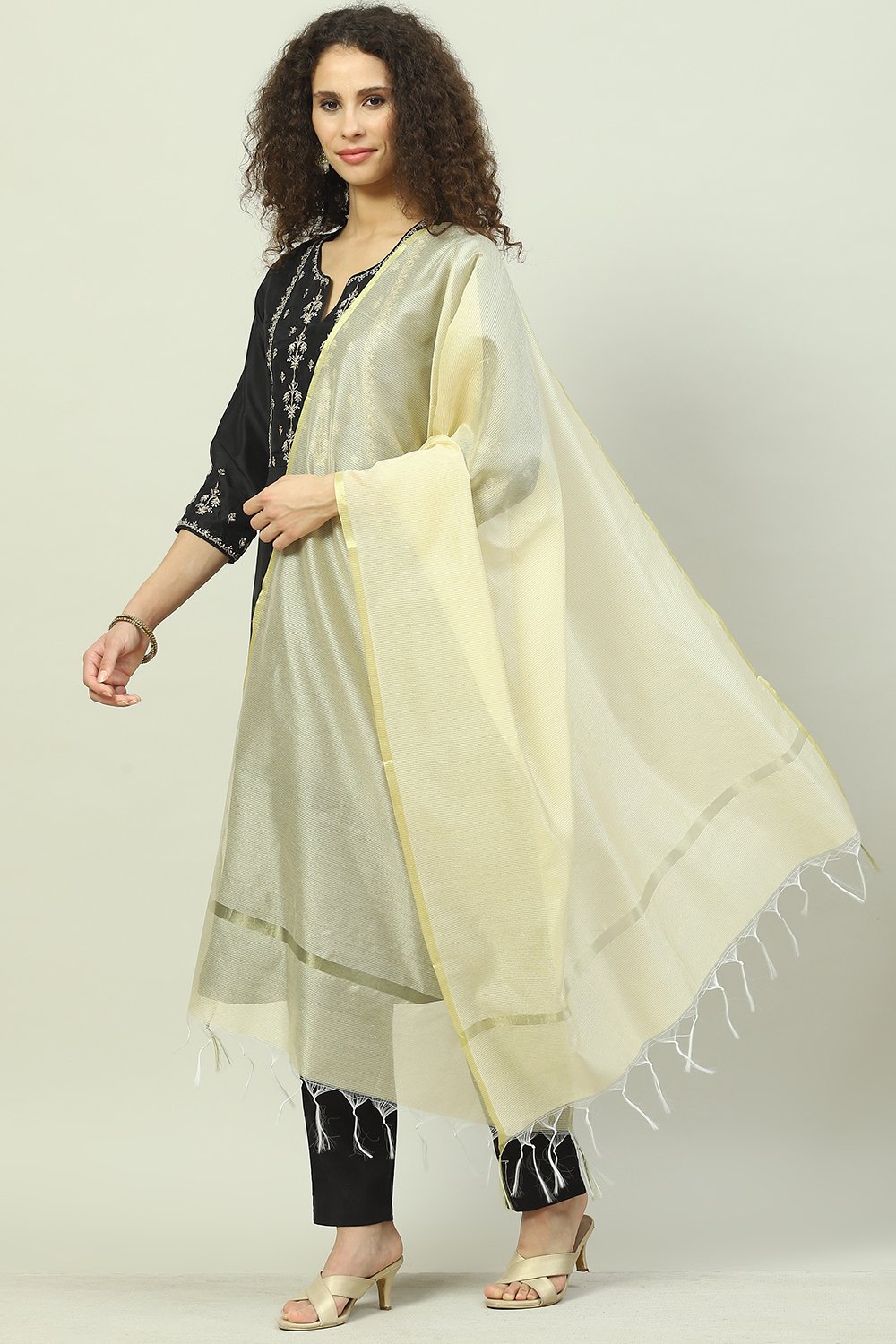 Off White Yarndyed Dupatta image number 2