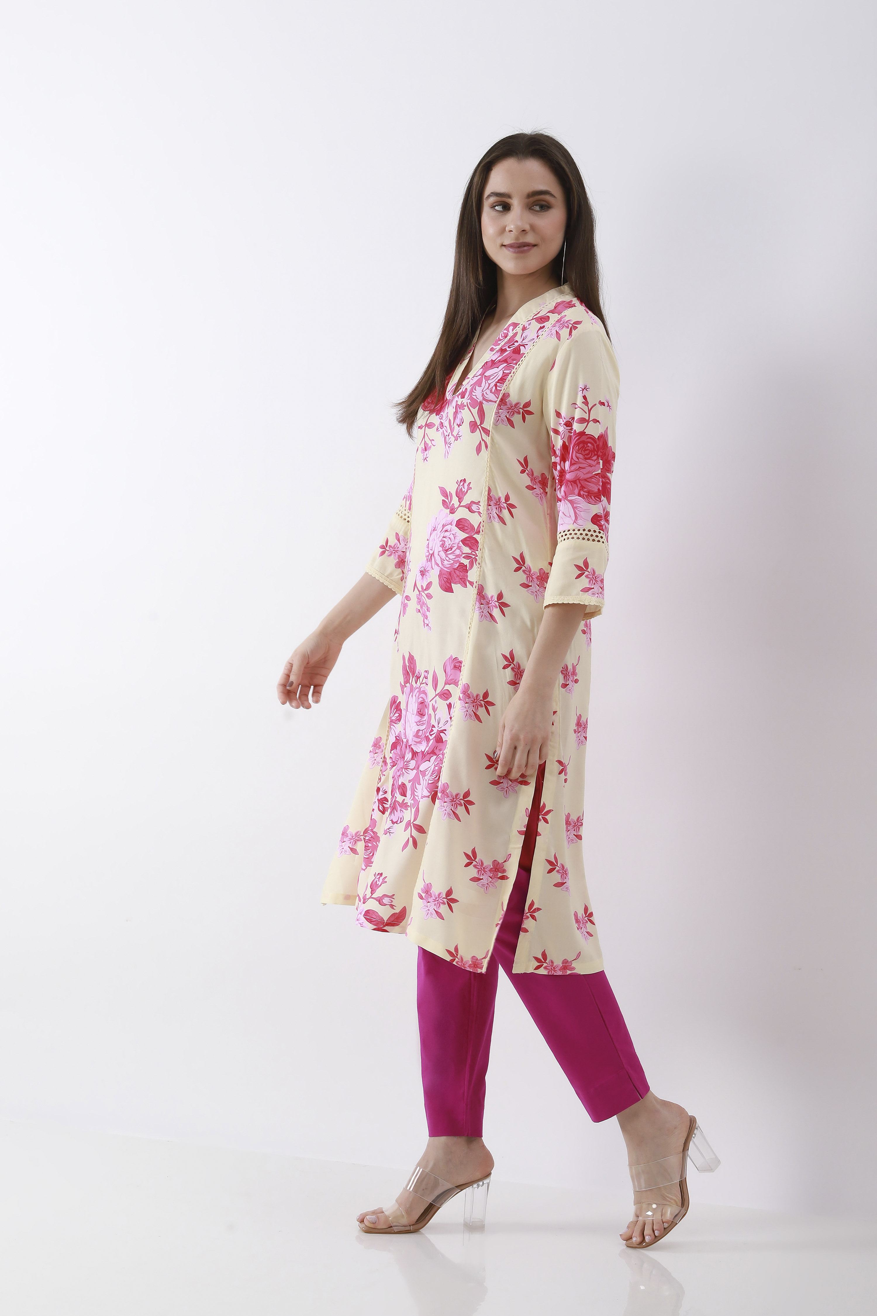 Bottle Green Cotton Solid Fitted Pants image number 0