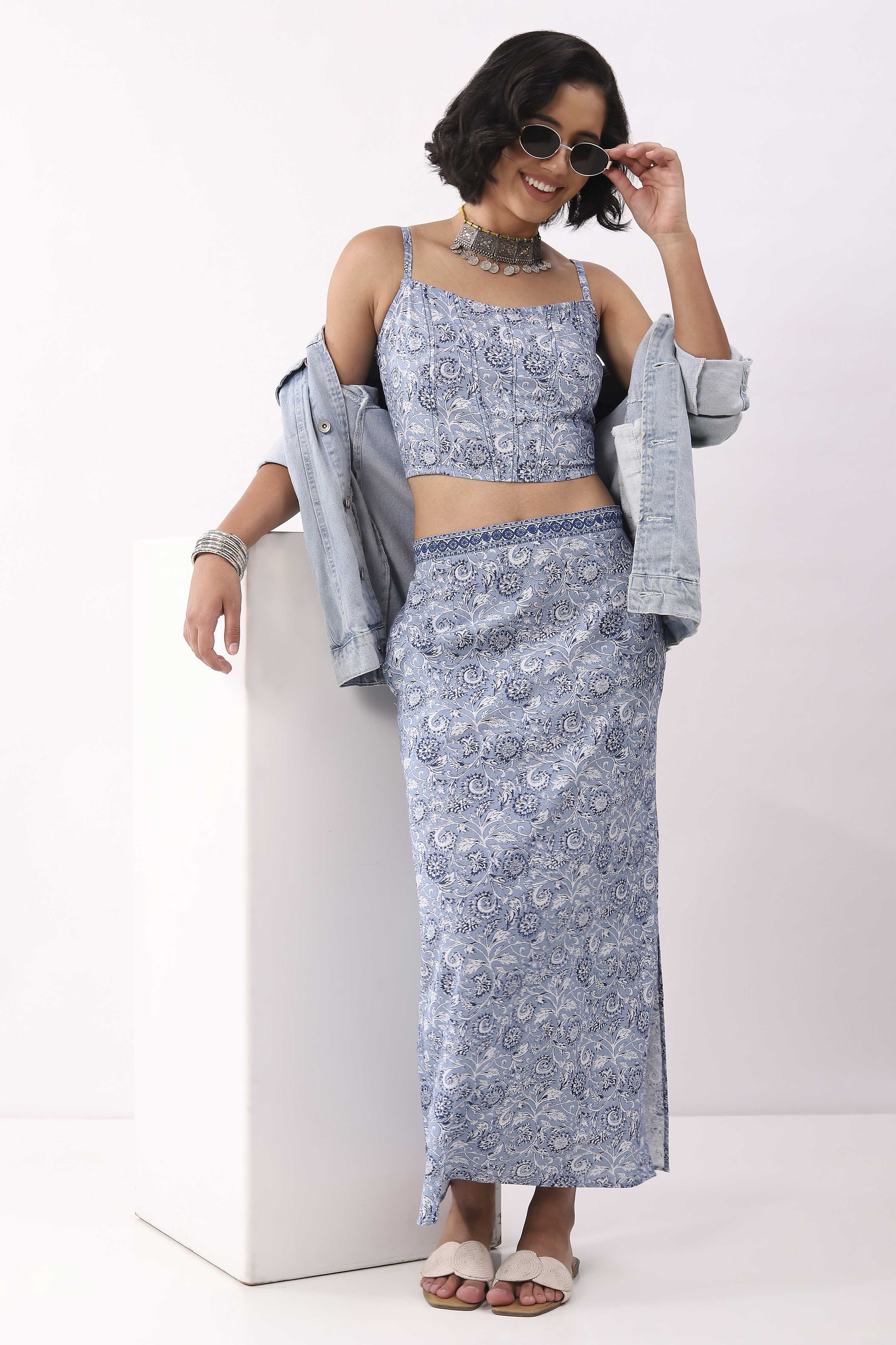 Blue Cotton Floral Lace-Up Back Crop Top image number 7