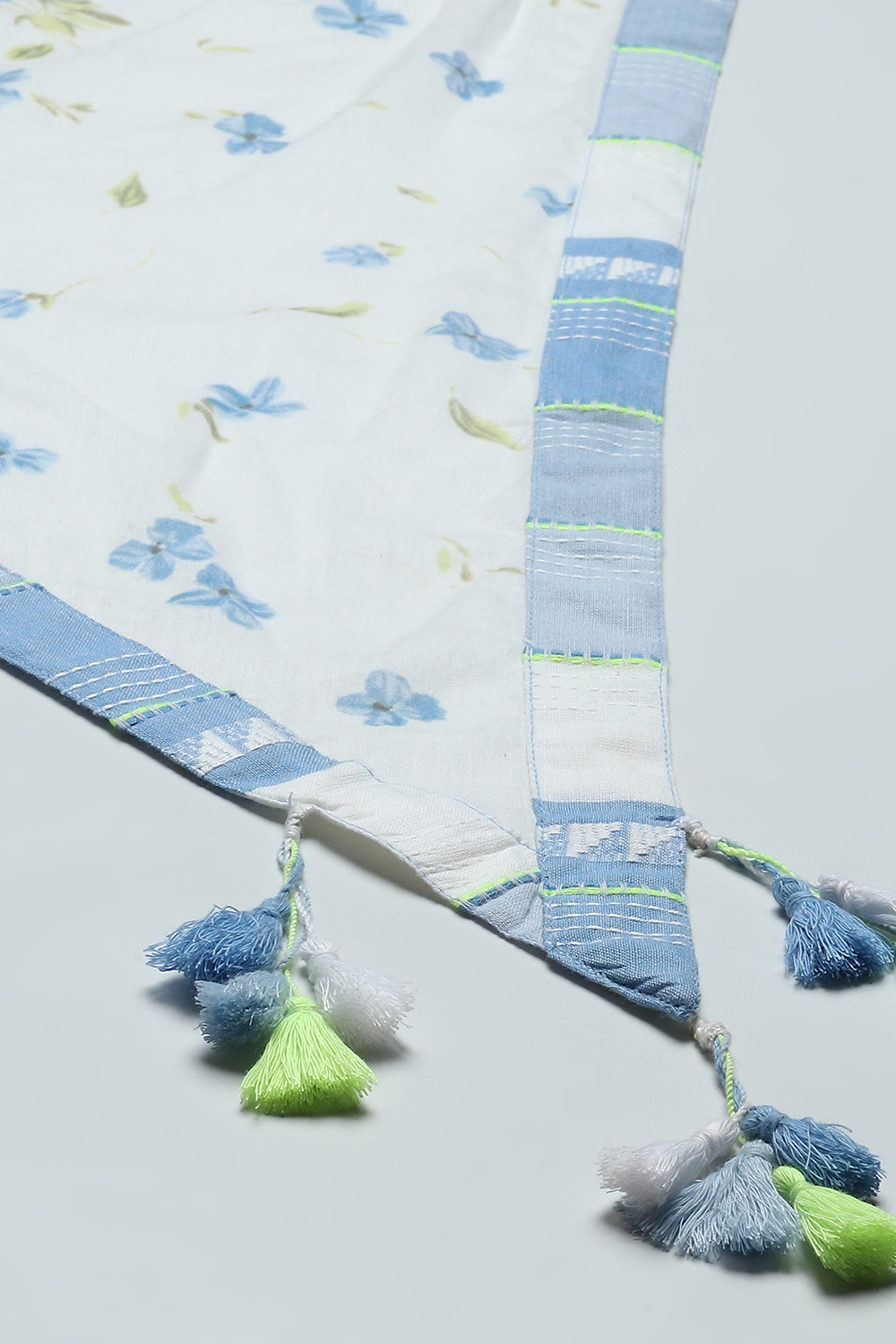 Blue Printed Cotton Kurta With Pants & Printed Scarf.  image number 3