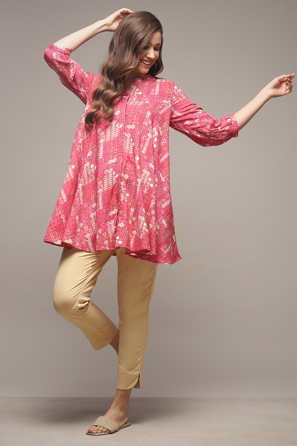 Navy LIVA Printed Kurti image number 0