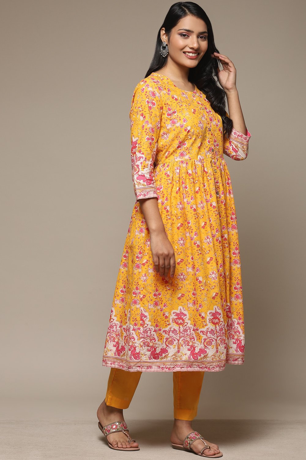 Blue Cotton Gathered Kurta Pants 2 Piece Set image number 5