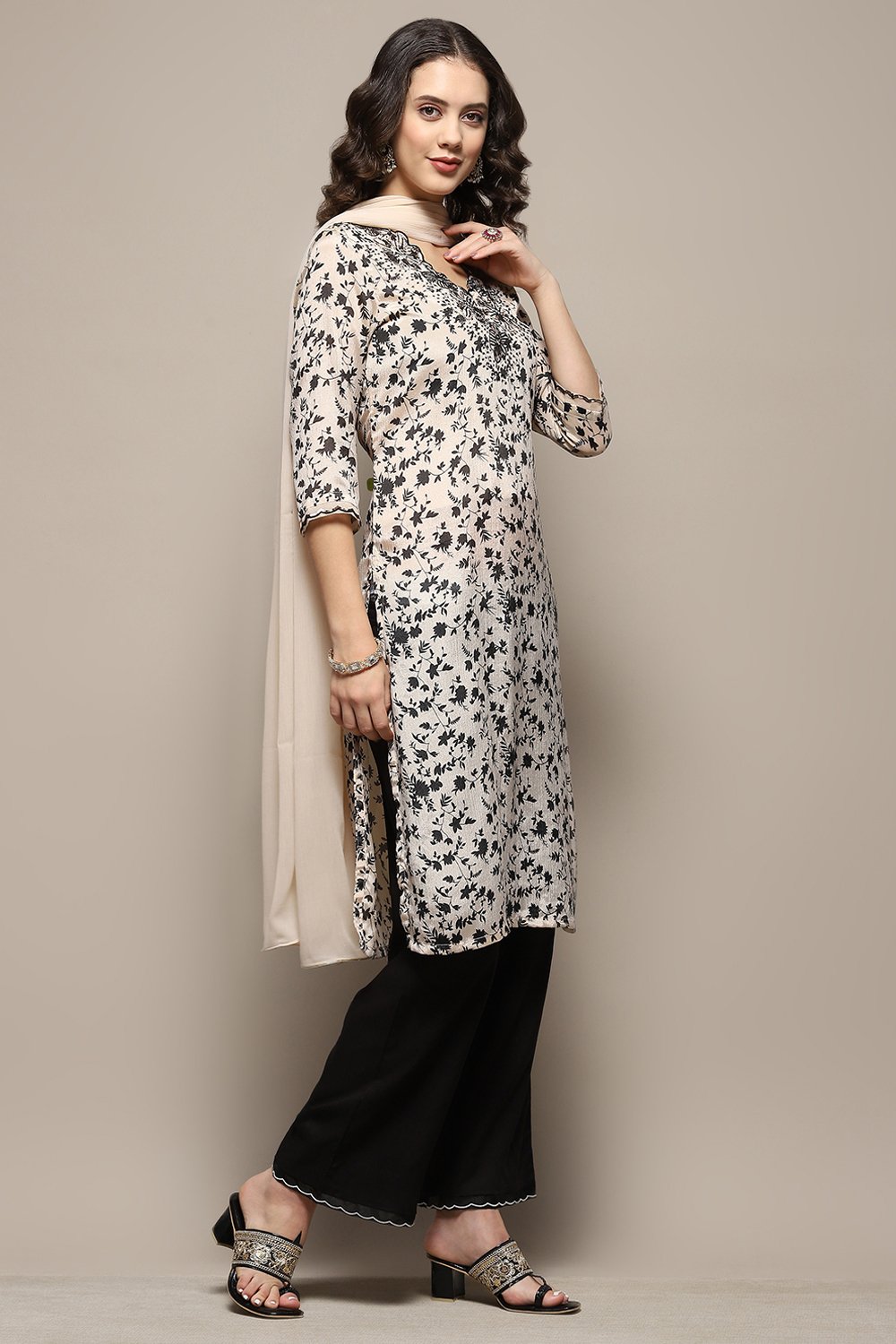 Beige Polyester Straight Printed Suit Set image number 6