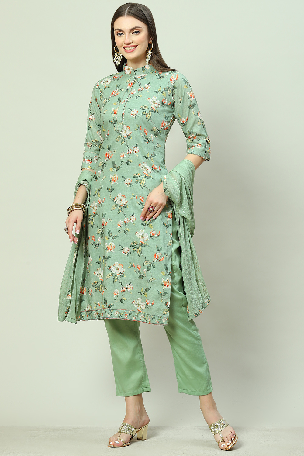 Green Crepe Unstitched Suit Set image number 5