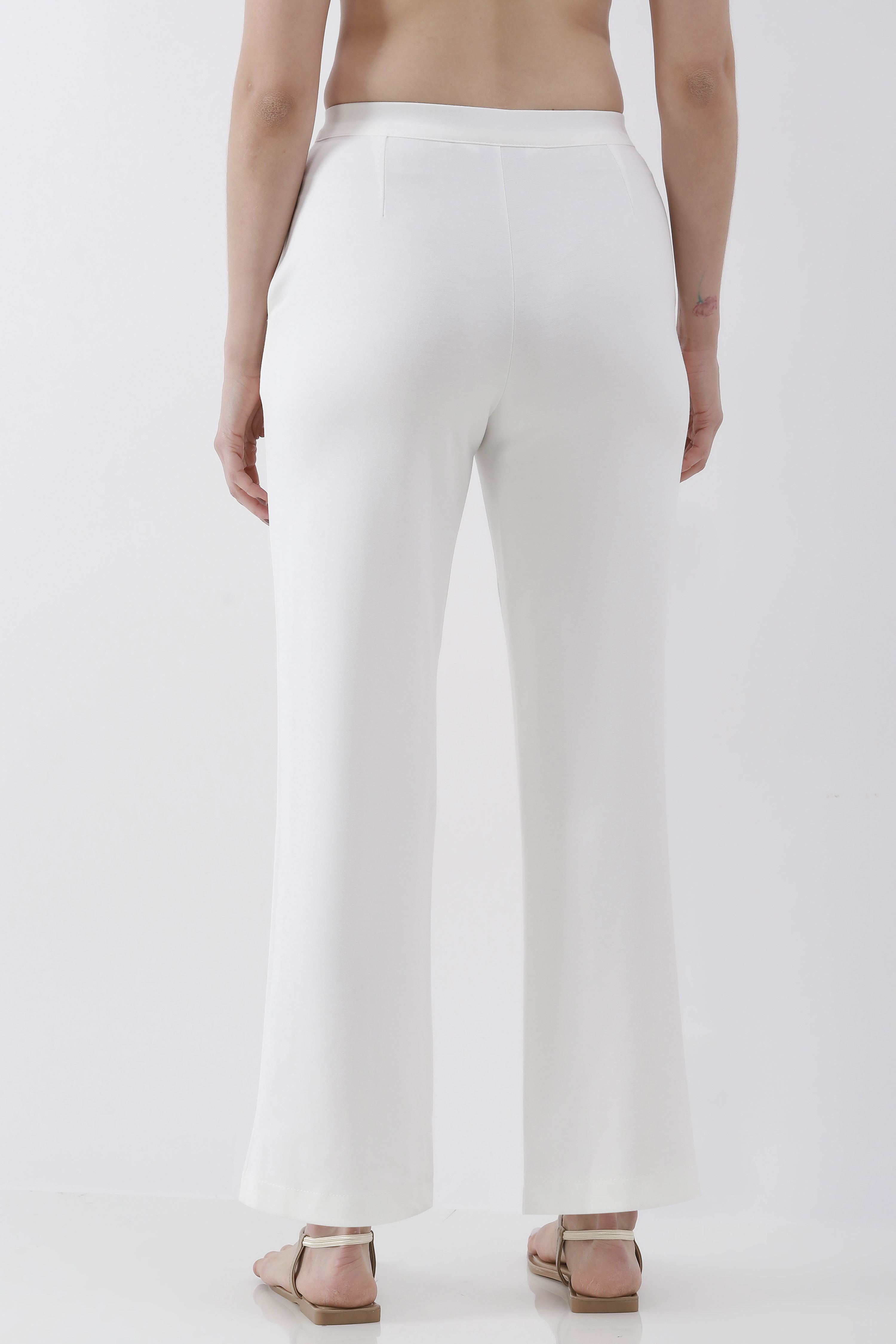 White Solid Wide Leg Pants image number 5