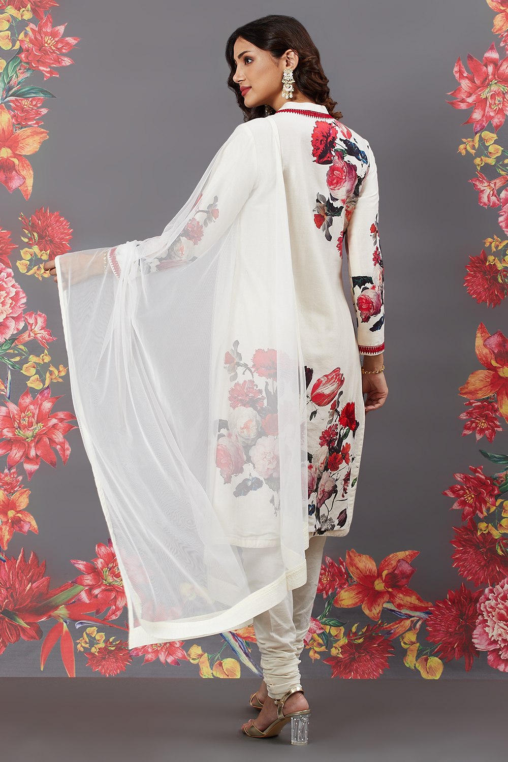 Off White Cotton Straight Printed Suit Set image number 6