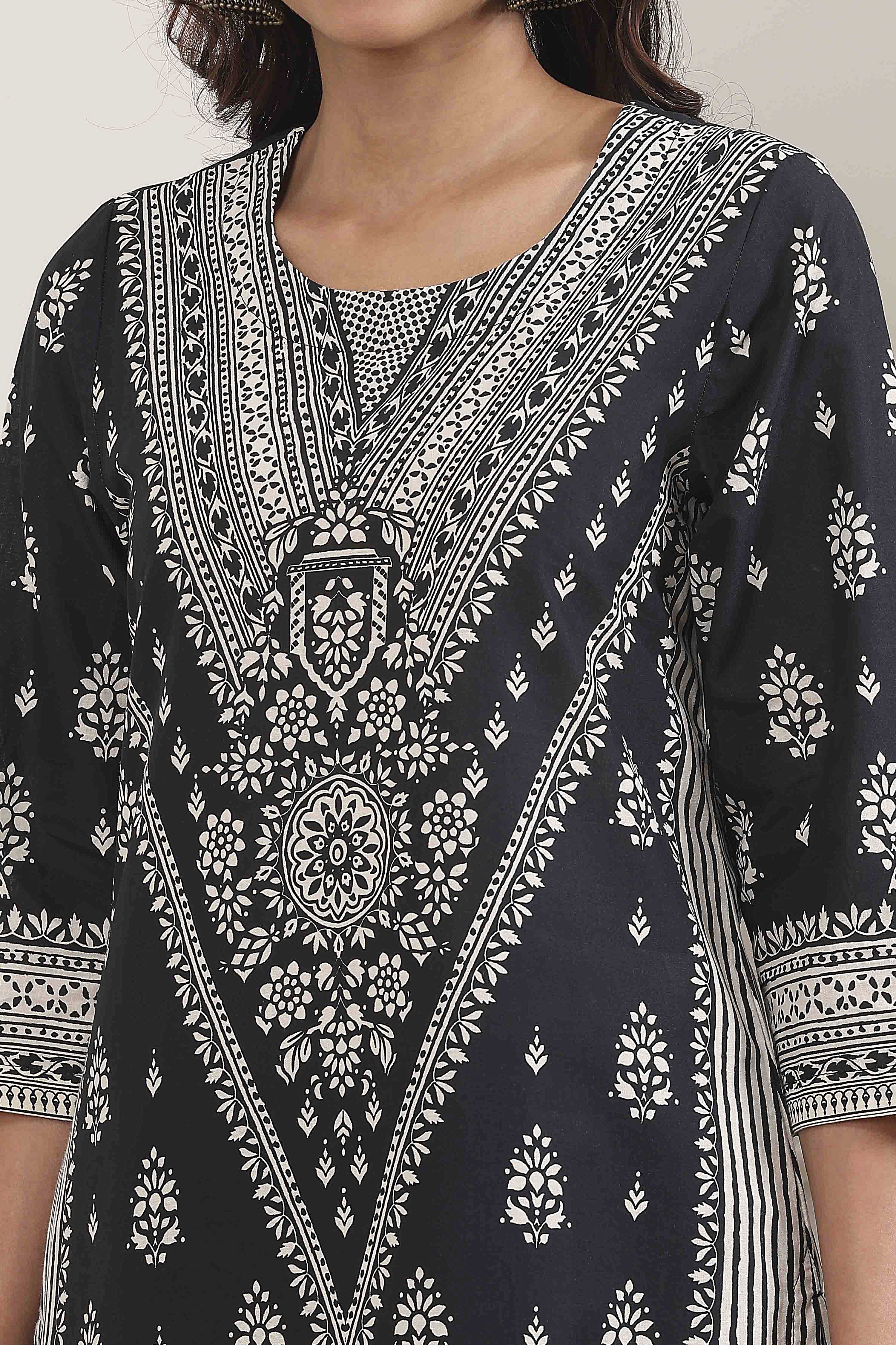 Black Cotton Printed Straight Suit Set image number 1