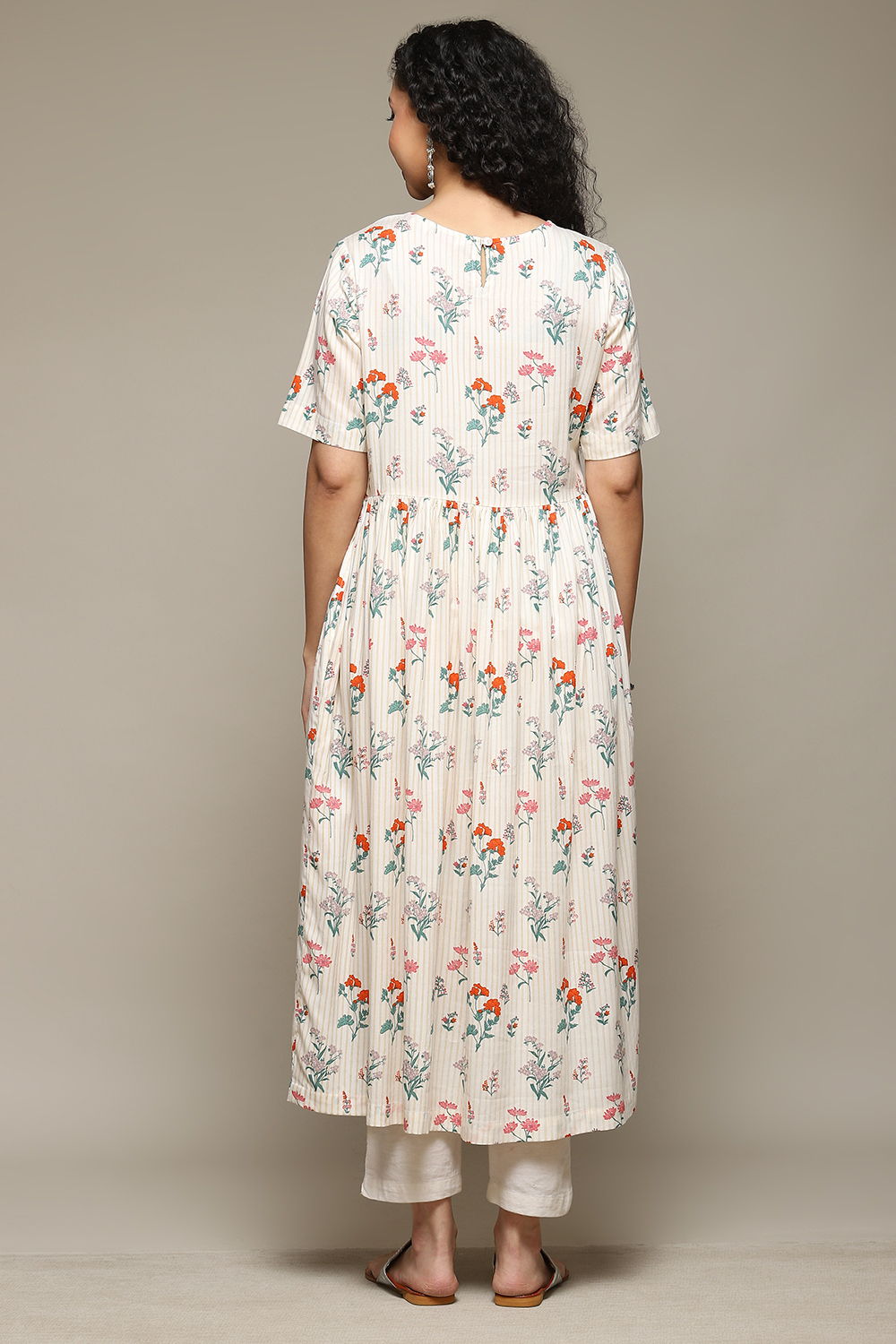 Natural Rayon Straight Printed Kurta image number 3