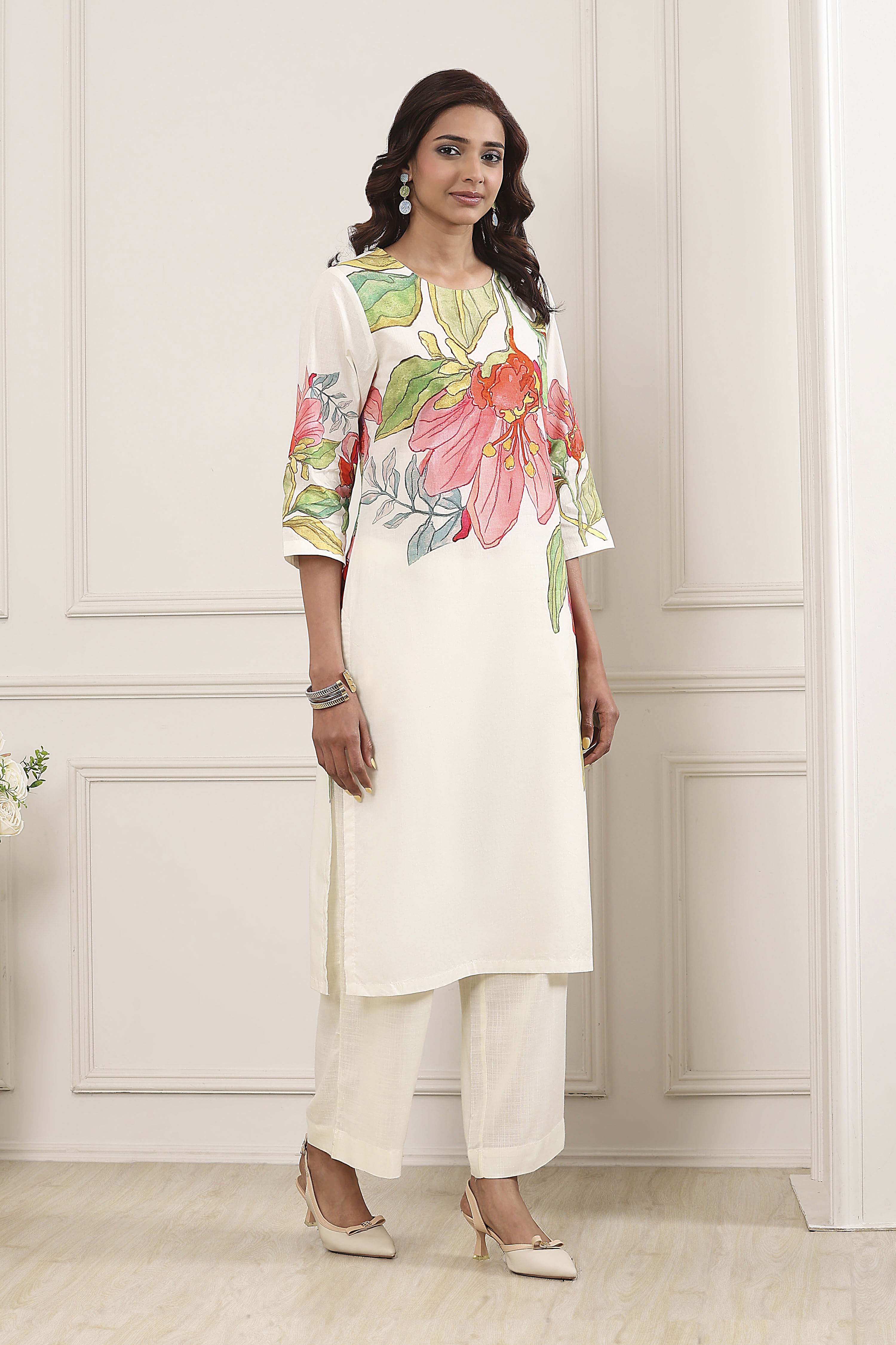 Beige Cotton Floral Printed Straight Kurta Set image number 5