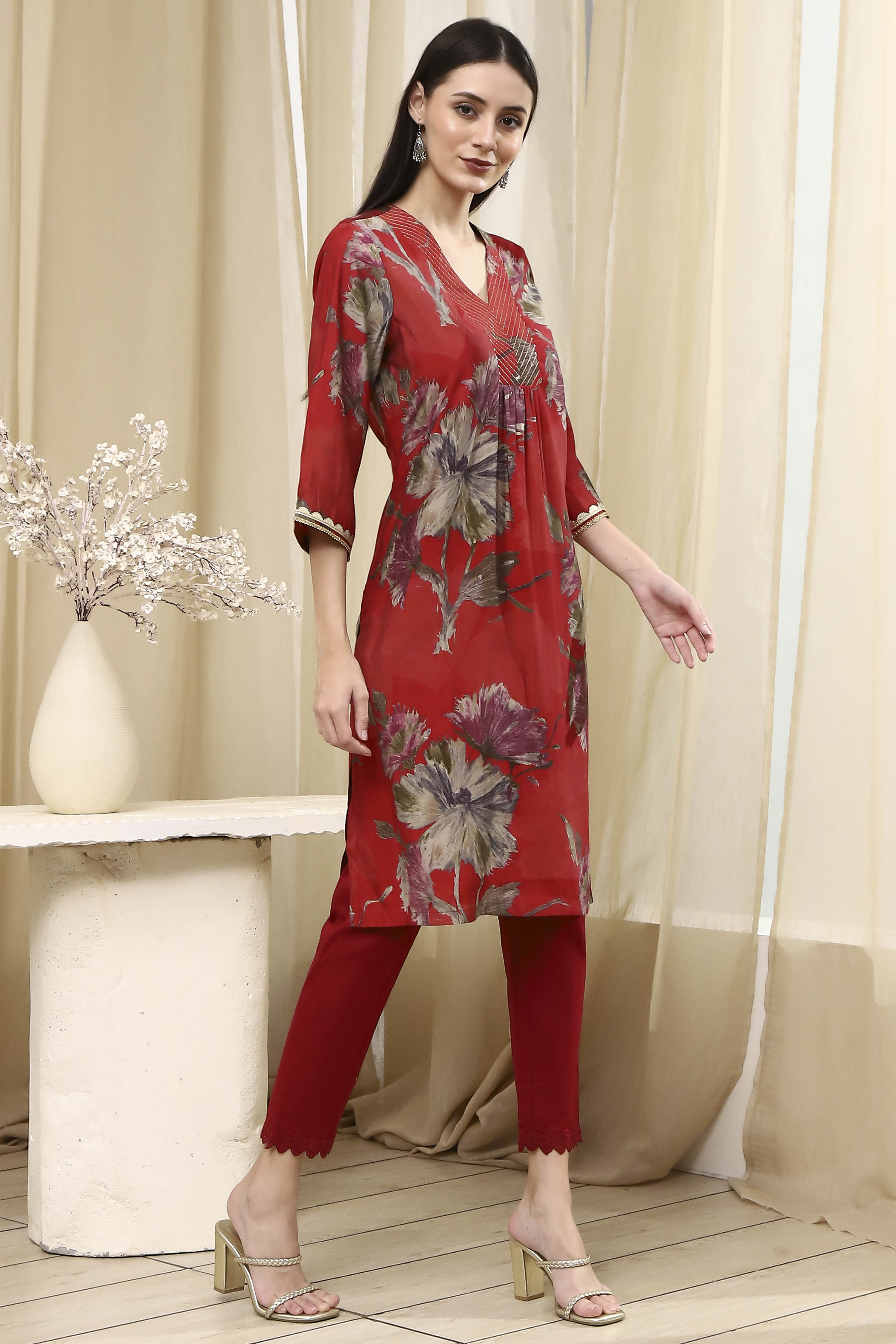 Coral Red Floral Printed Straight Kurta image number 4