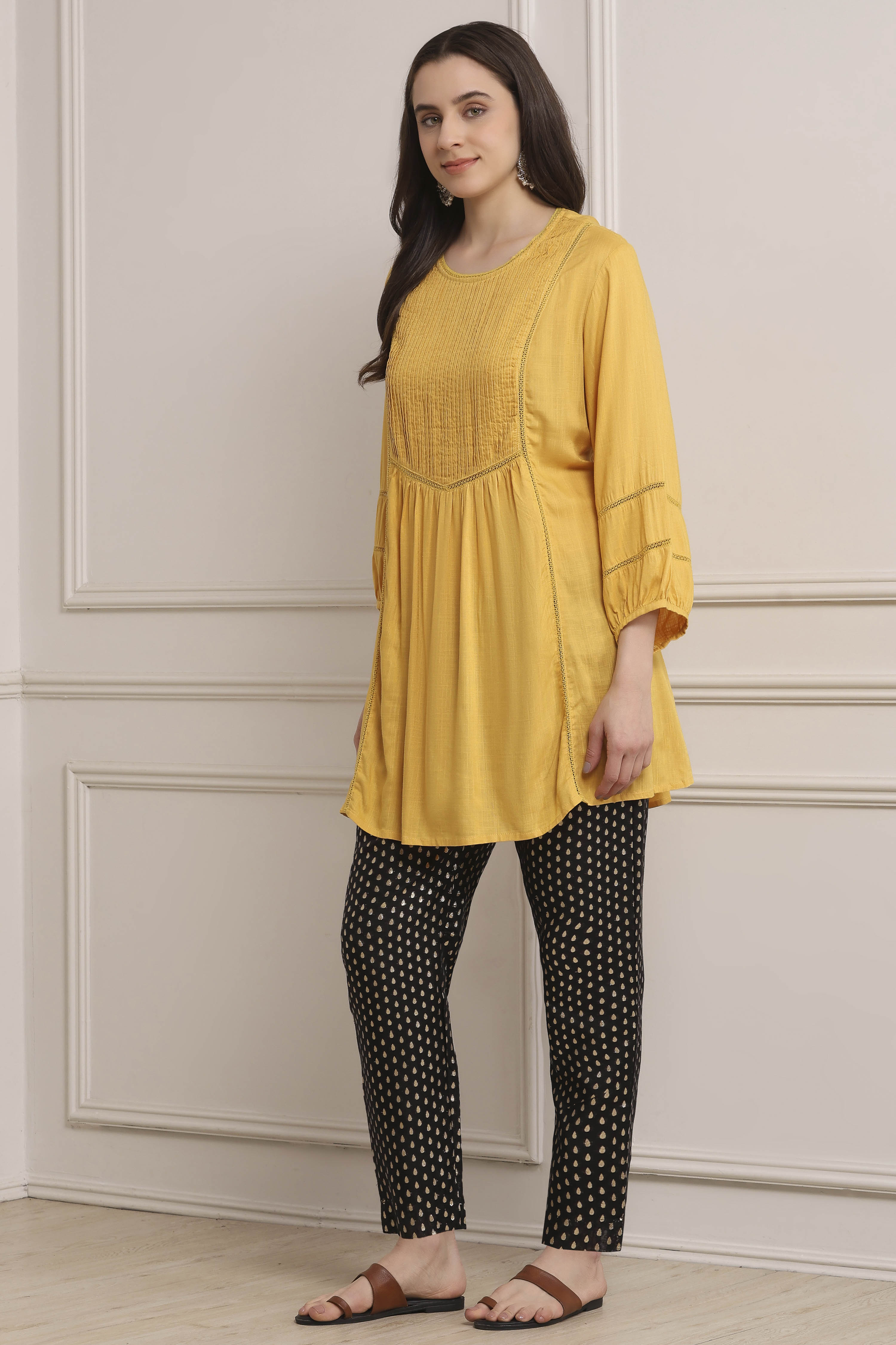 Yellow Viscose Rayon Straight Kurta Pants Set image number 3