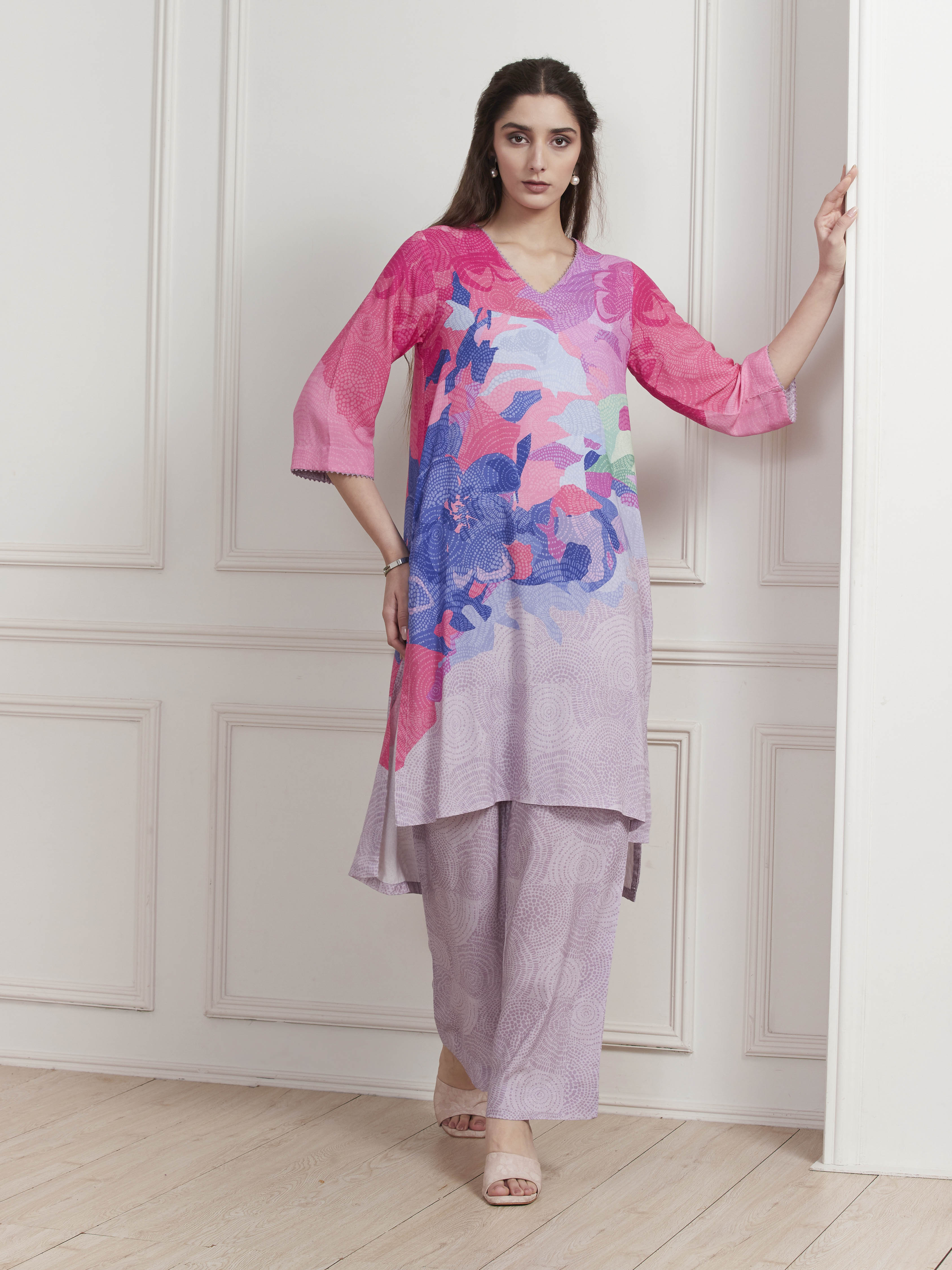 Green Abstract Printed Straight Suit Set image number 0