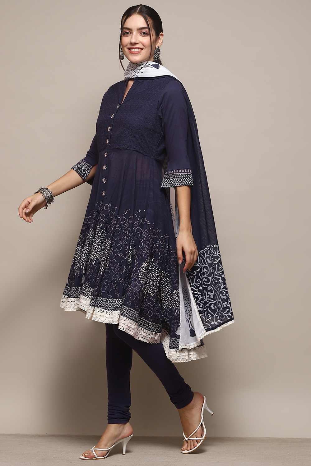 Turquoise Cotton Anarkali Solid Kurta Churidar Suit Set image number 4