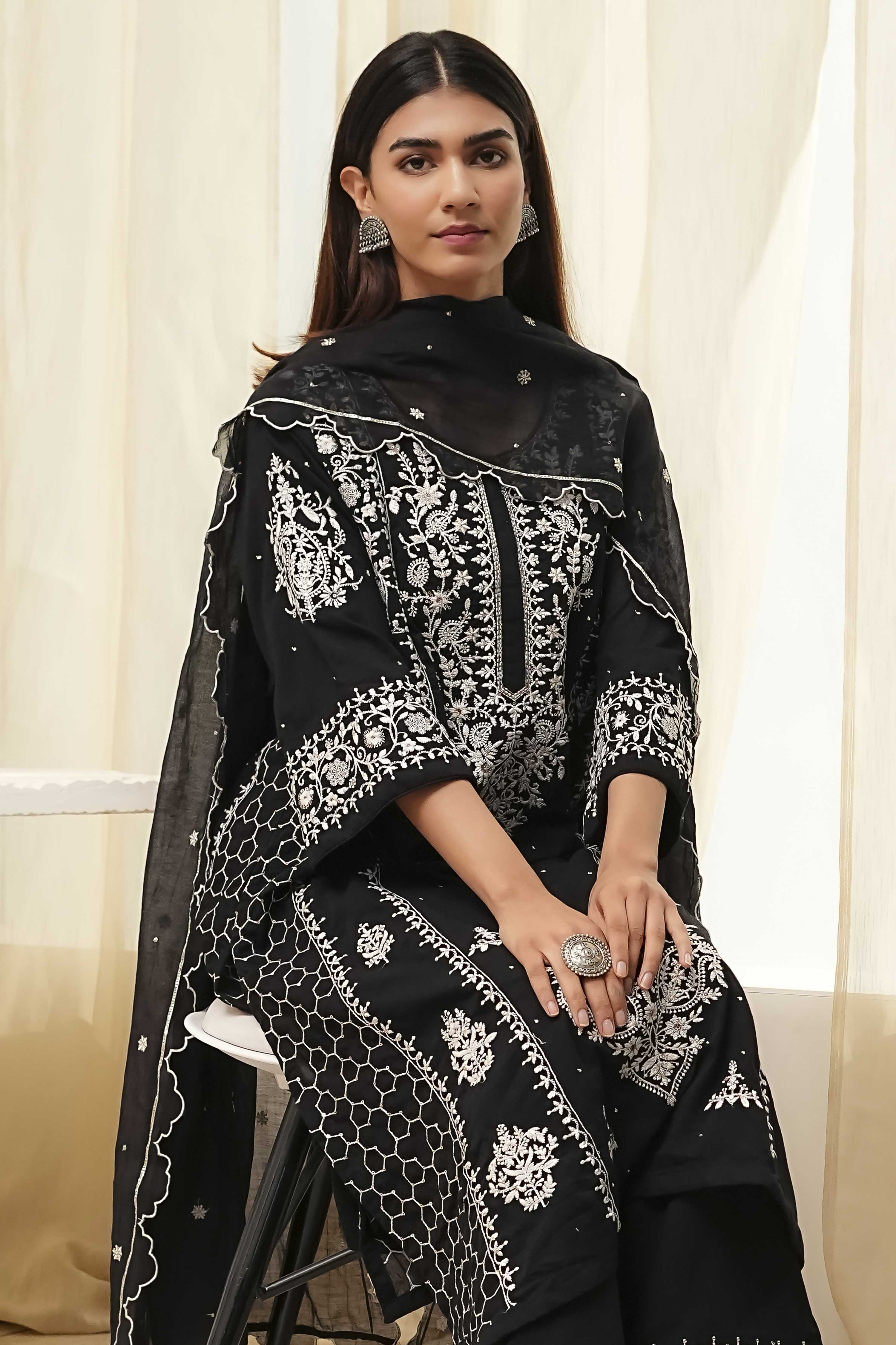 Pink Cotton Blend Embroidered Straight Suit Set image number 7