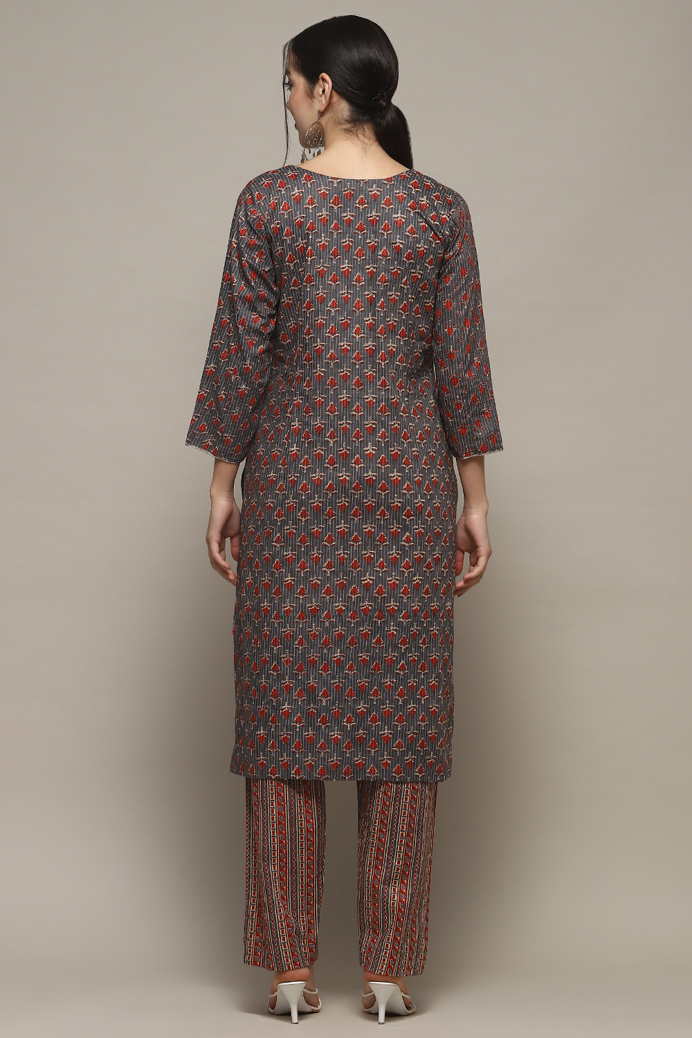 Green Cotton Unstitched Suit set image number 6