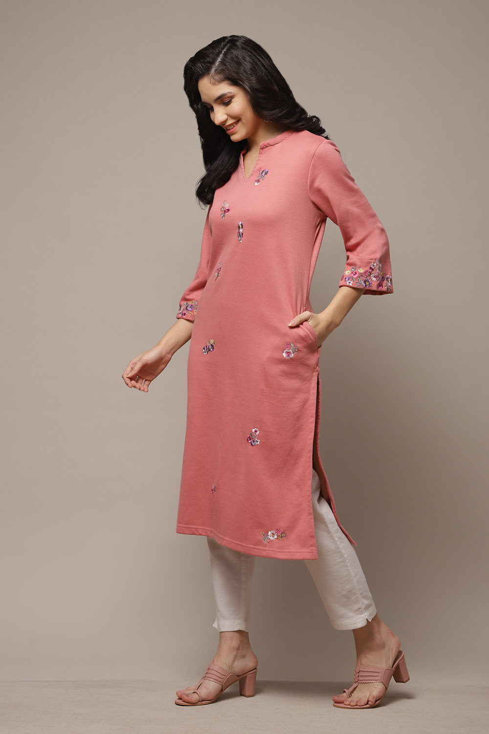 Peach Acrylic Straight Yarndyed Kurta image number 3
