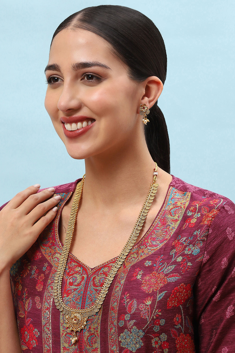 Gold Brass Necklace Set image number 1