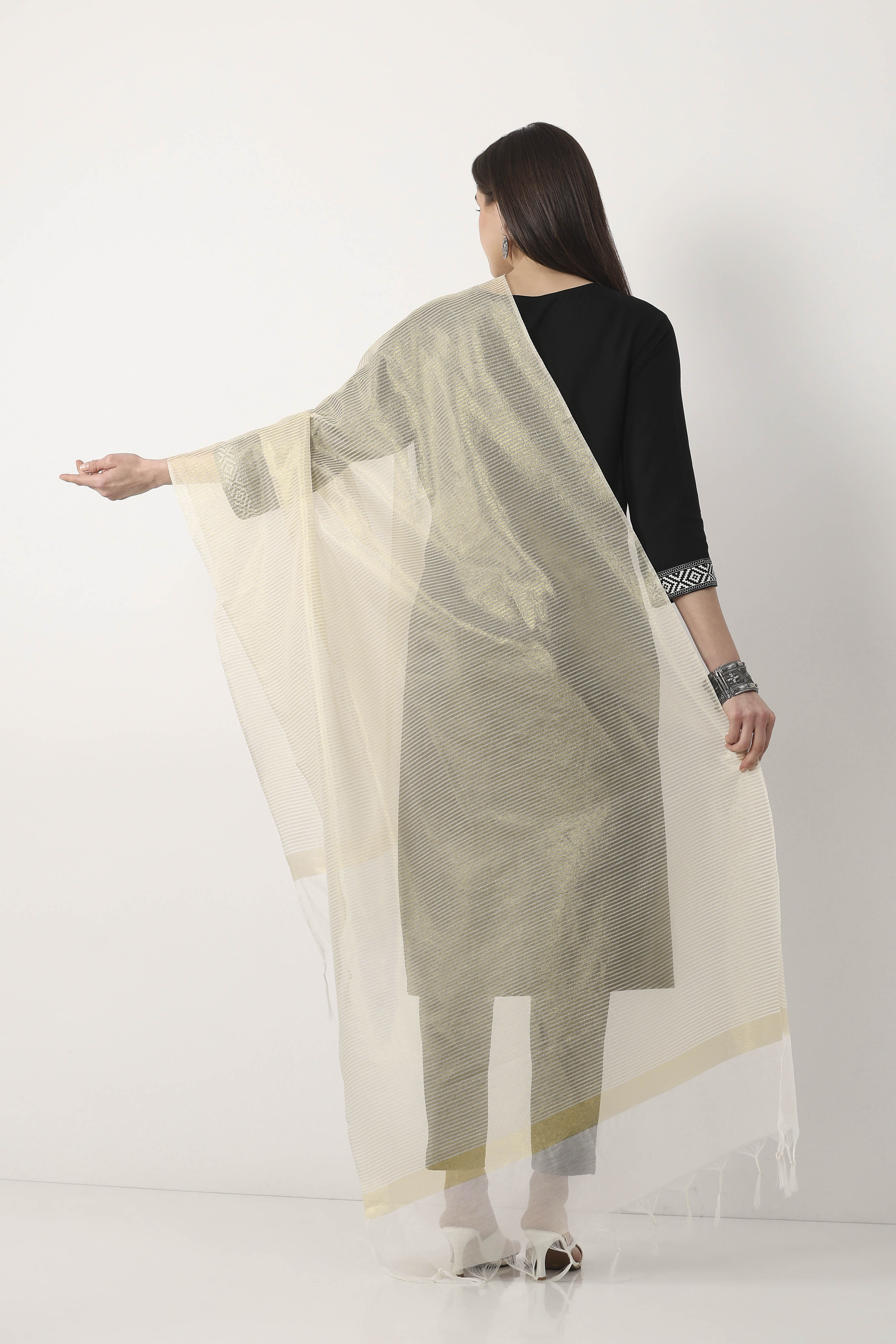 Gold Toned Art Silk Sheer Tasseled Dupatta image number 2