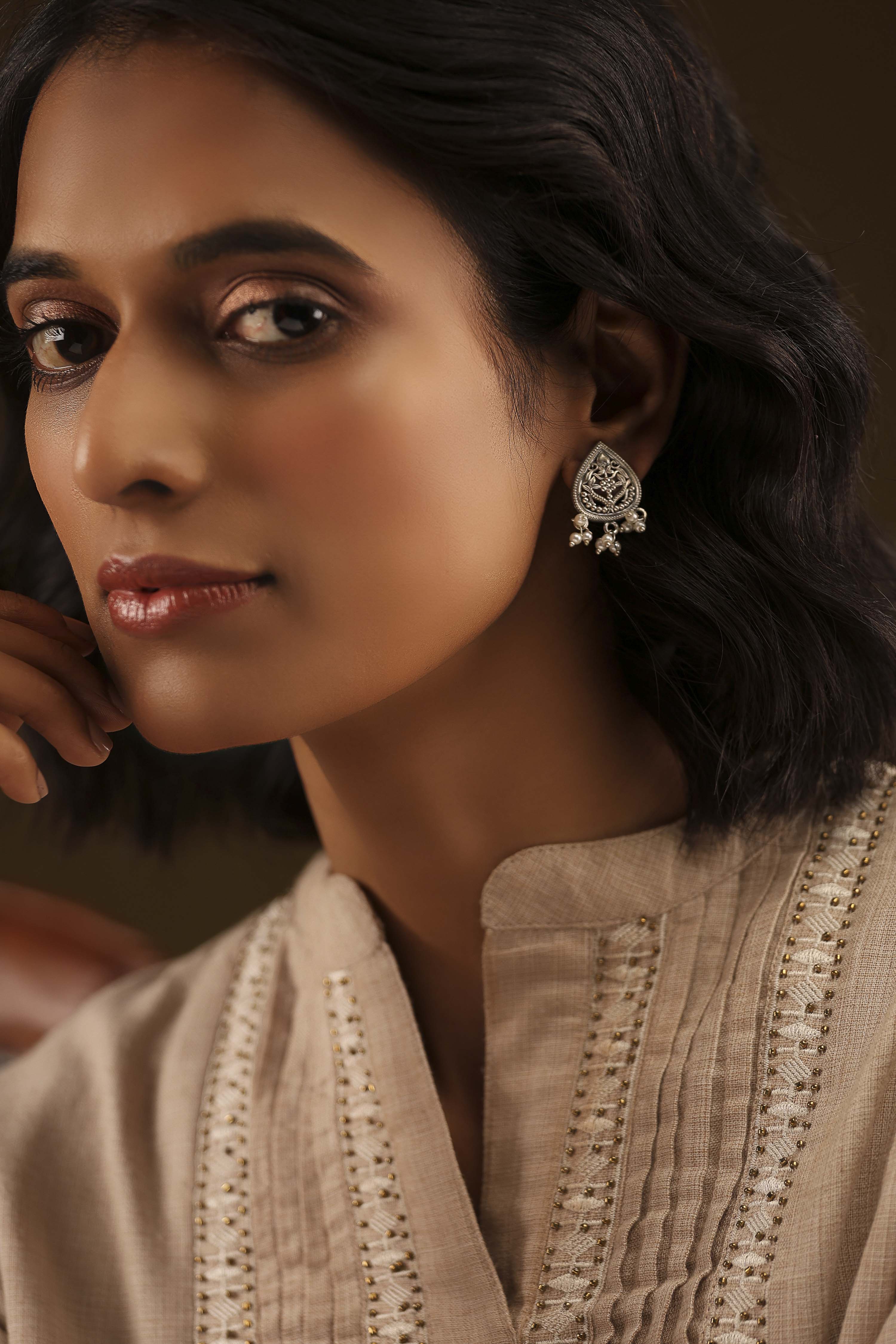 Oxidised Brass Studs image number 3