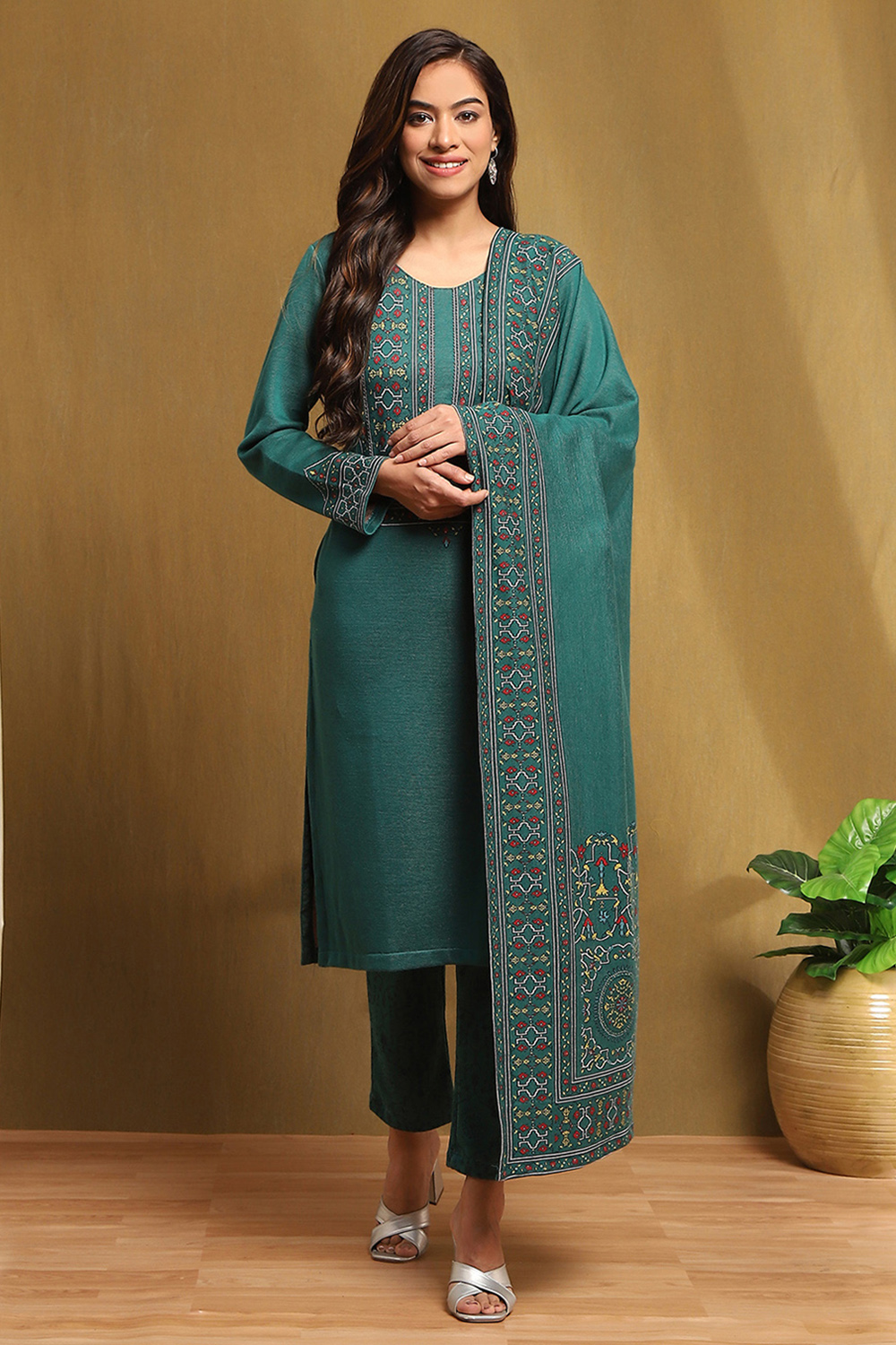 Green Jacquard Straight Set image number 6