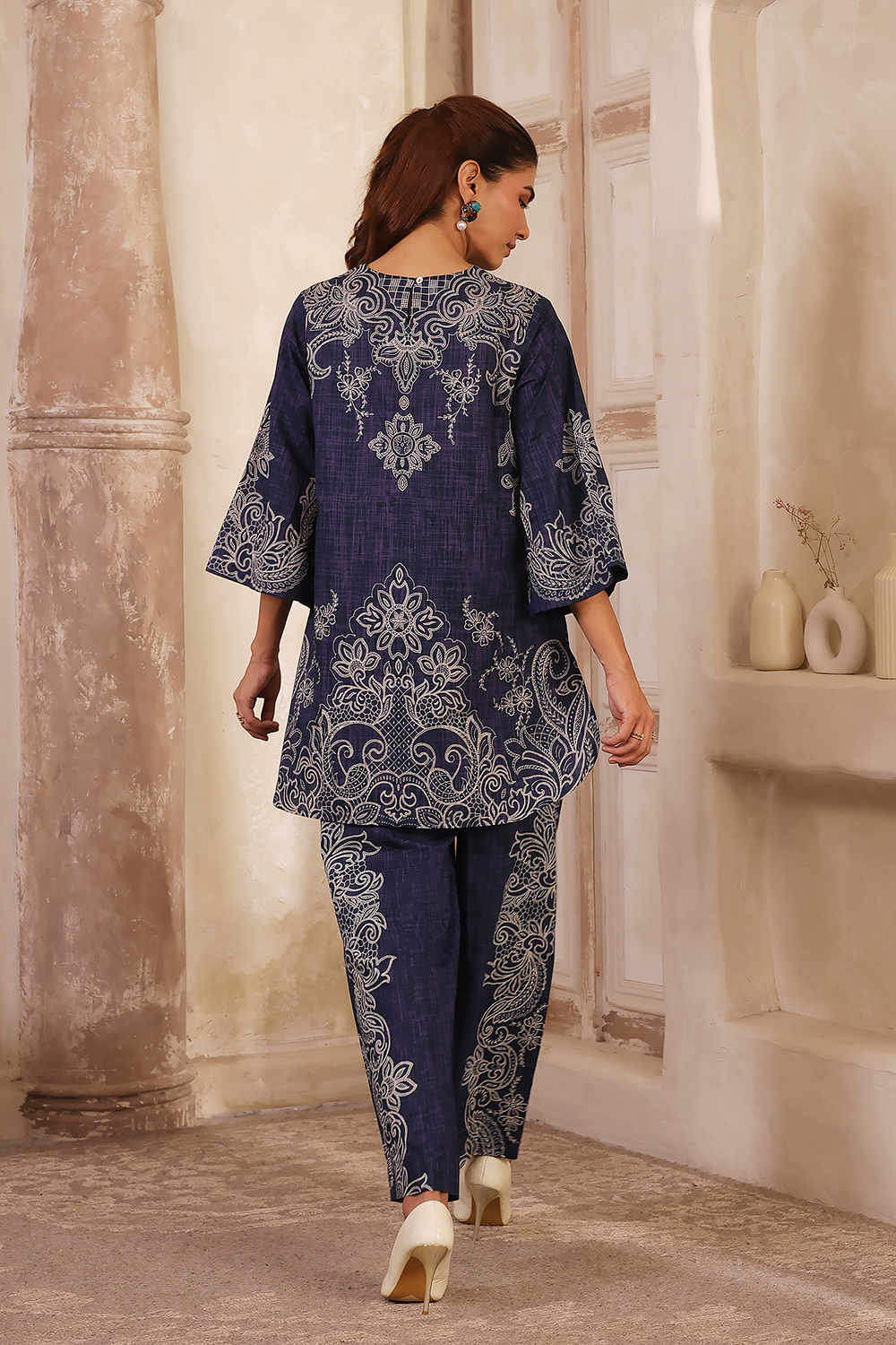 Blue Cotton floral Printed Straight Kurta Set image number 4