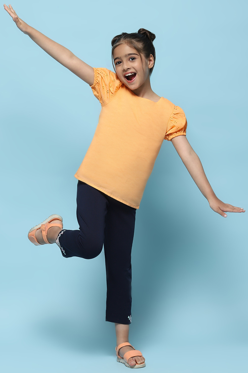 Fuchsia Cotton Lycra Regular Fit Capri image number 0