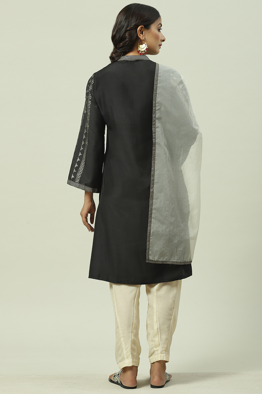 Onion Pink Printed Straight Kurta Salwar Suit Set image number 4