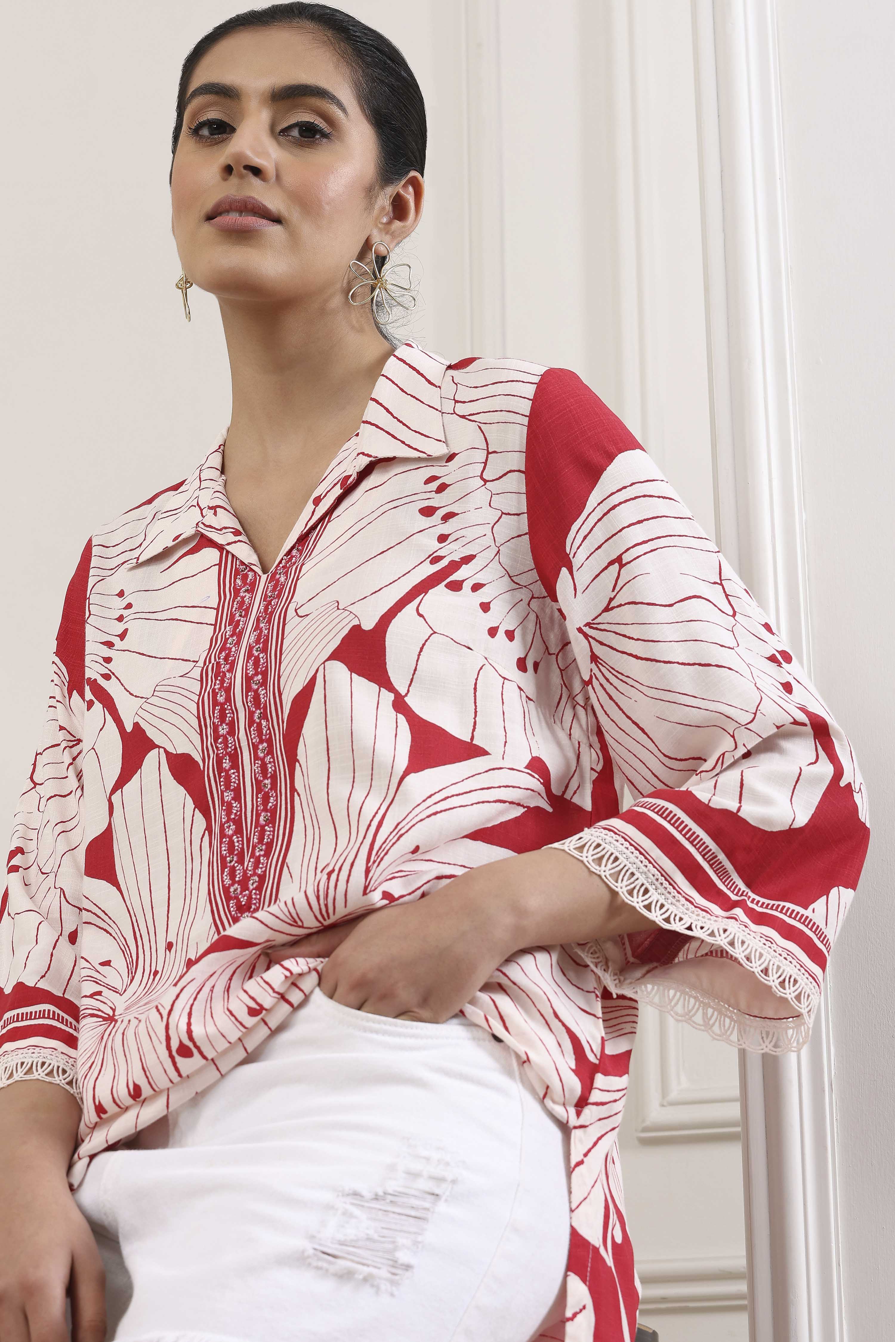 Red & White Floral Printed Straight Kurti image number 6