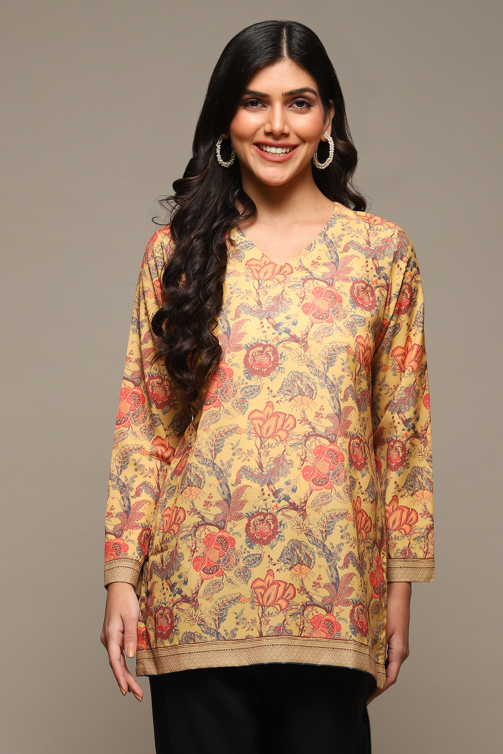 Mustard Cotton Blend Printed Kurti image number 5