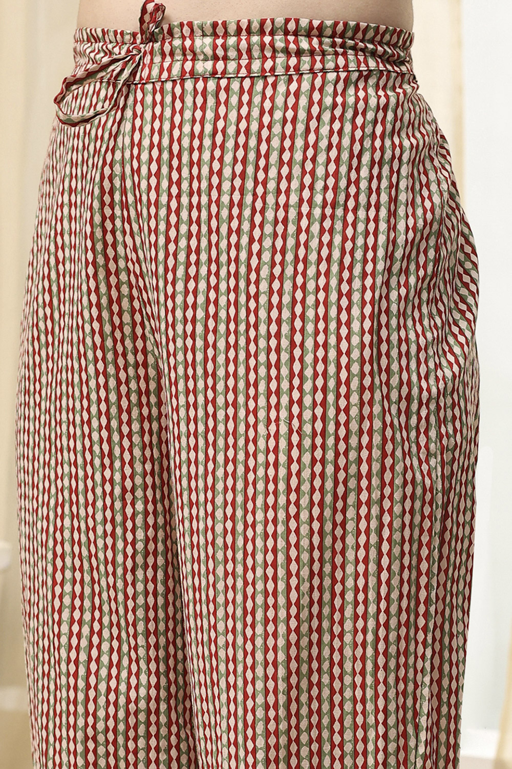 Red Cotton Screen Print Unstitched Suit Set image number 3