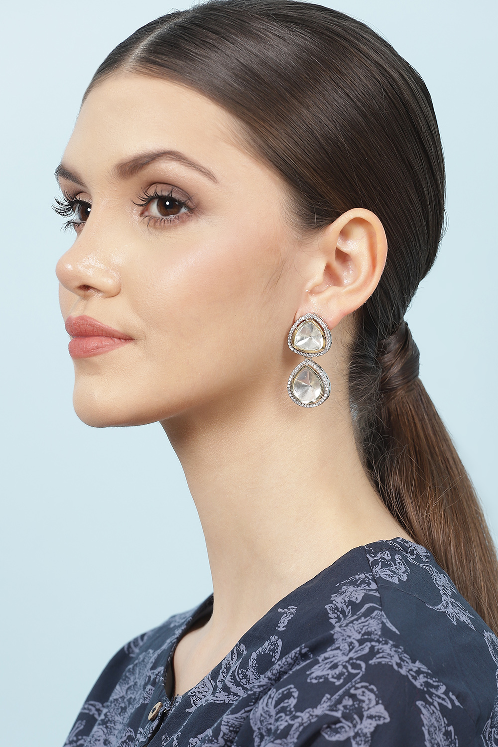 White Alloy Earrings image number 3