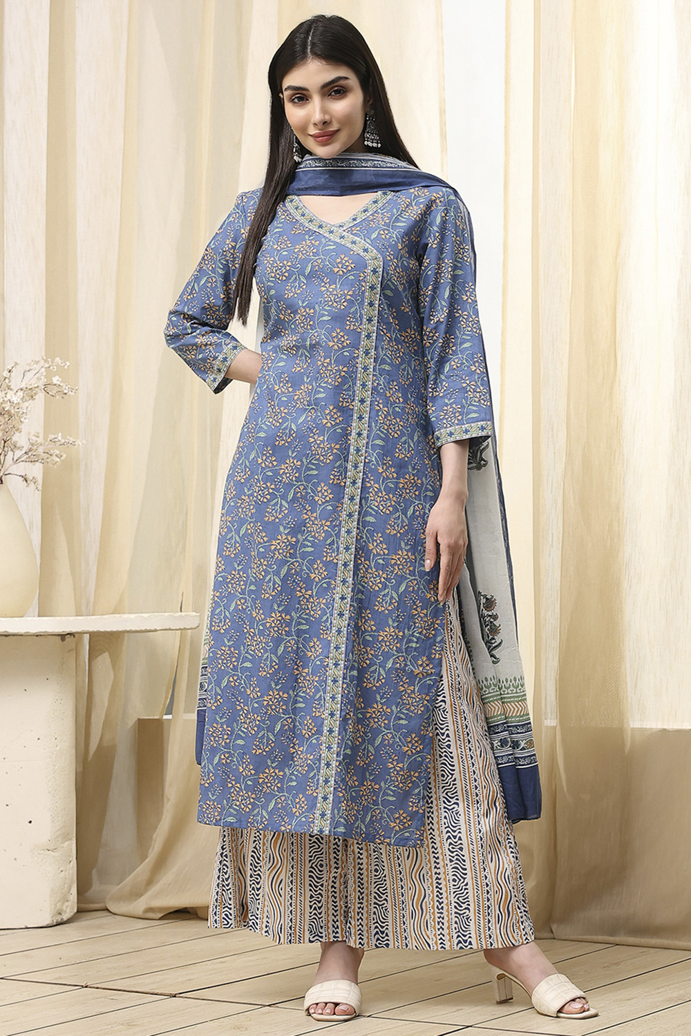 Turquoise Cotton Screen Print Unstitched Suit Set image number 1