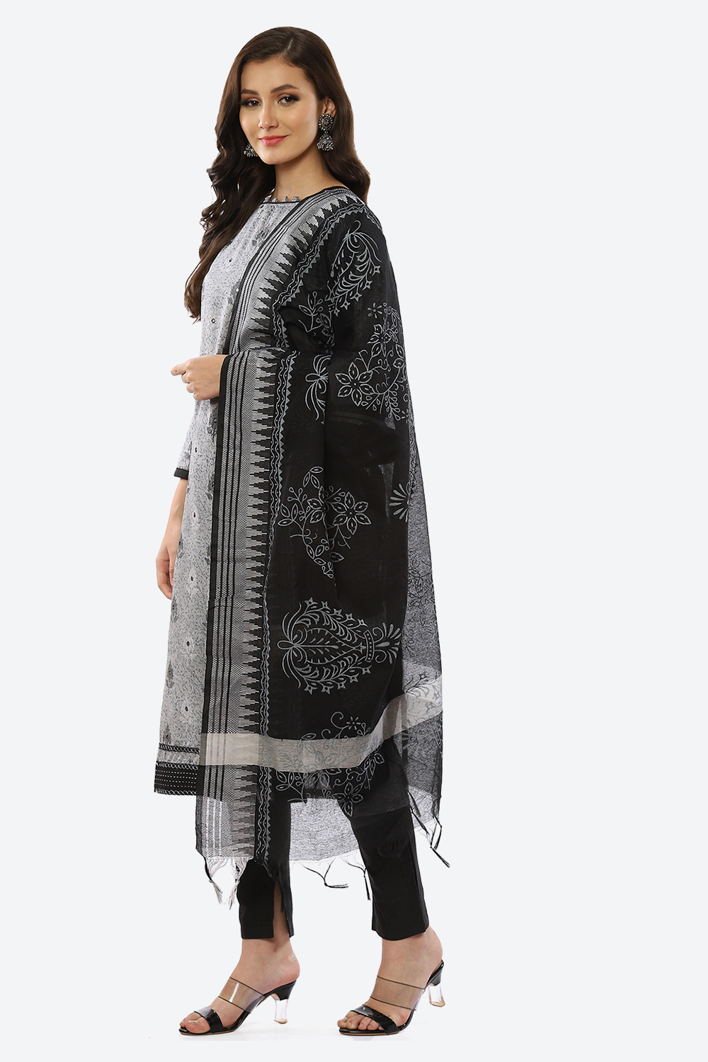 Grey Cotton Unstitched Suit Set image number 6