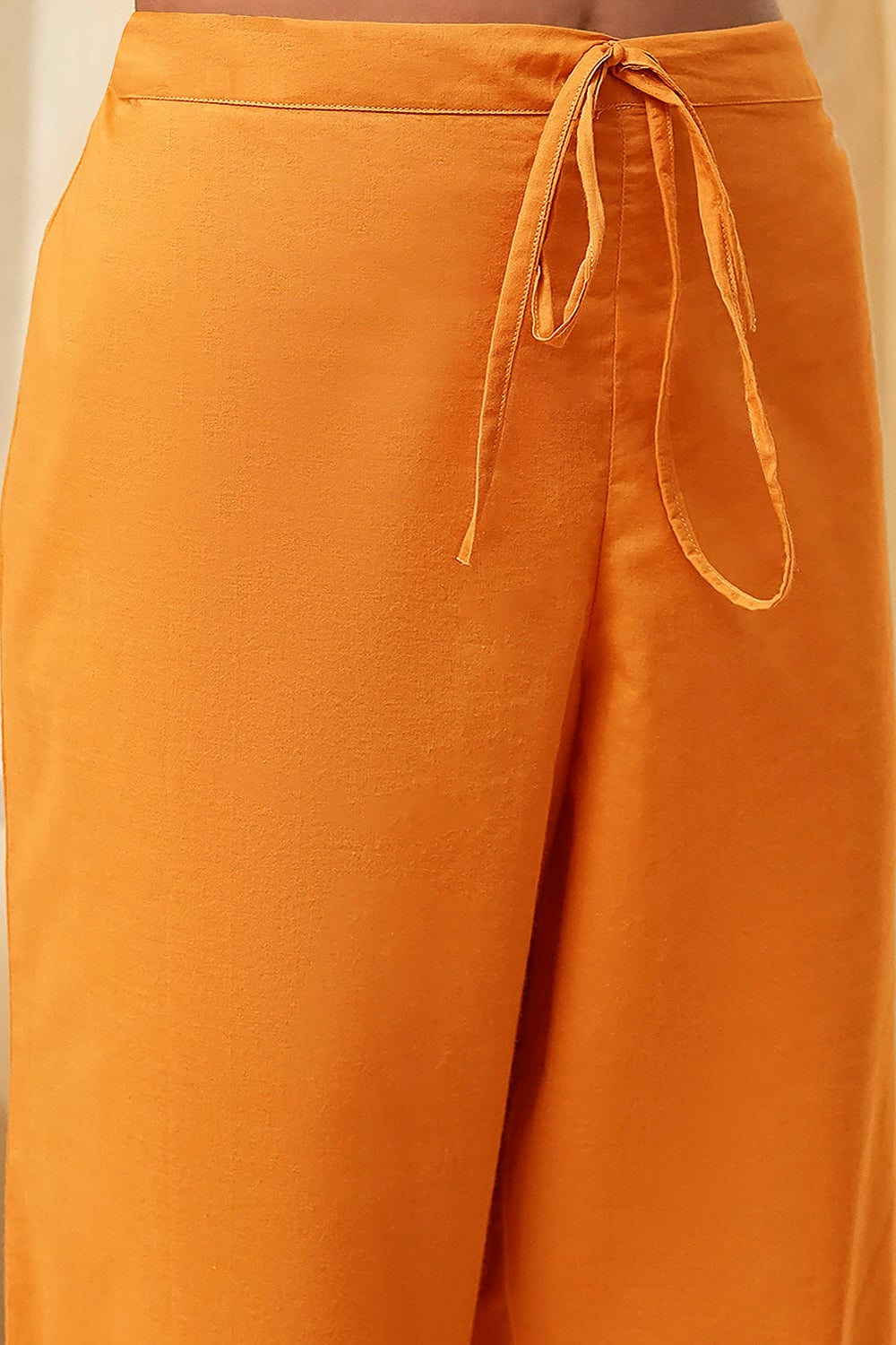 Cream-Colored Viscose Embellished Gathered Suit Set image number 2