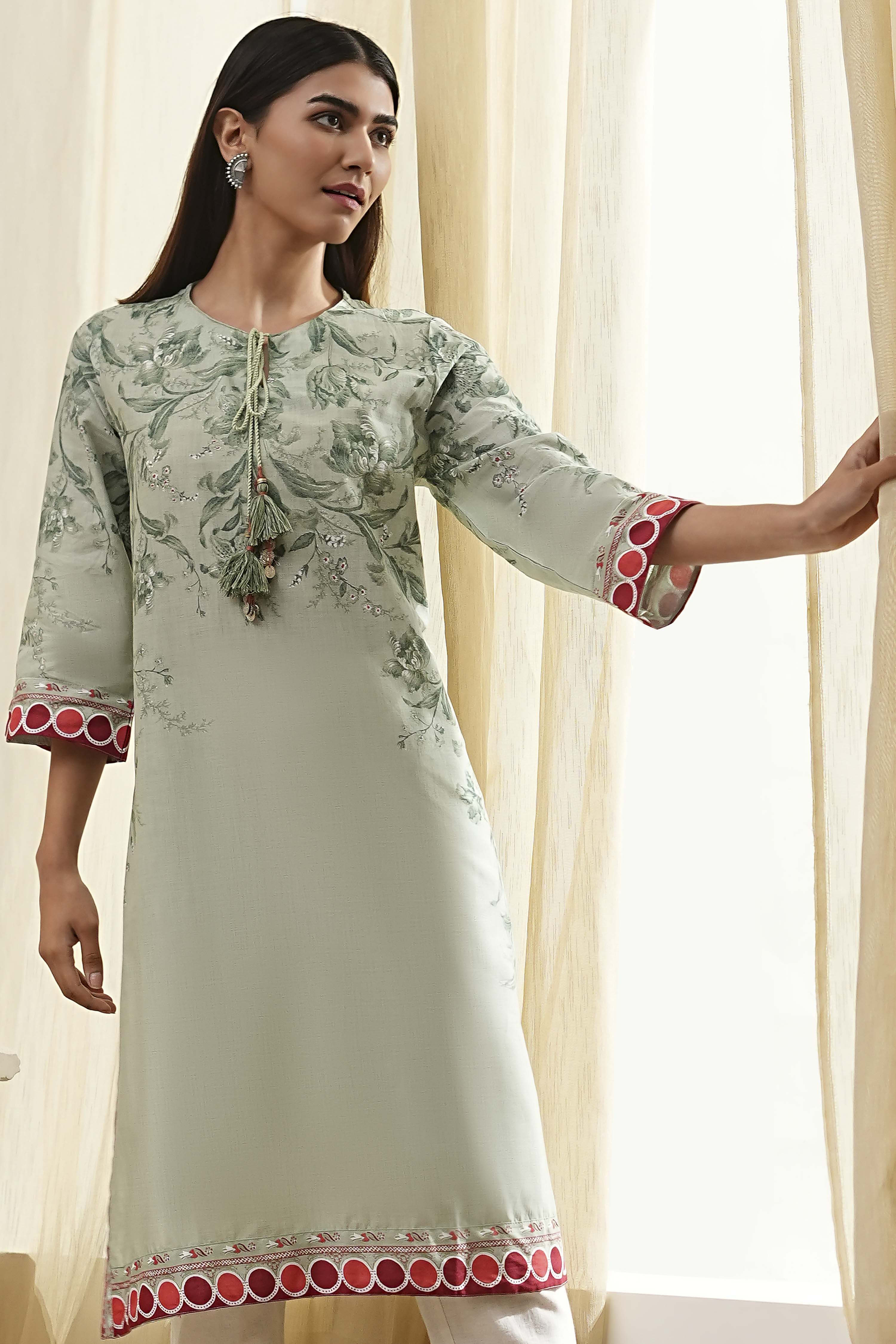 Beige and Blue Cotton Floral Straight Kurta image number 6