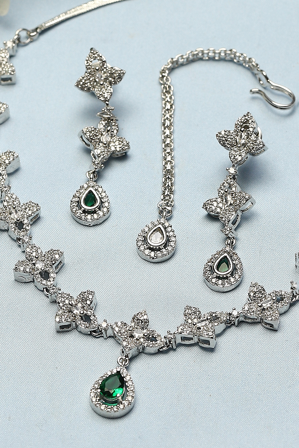 Emerald Green Brass Necklace Set image number 4