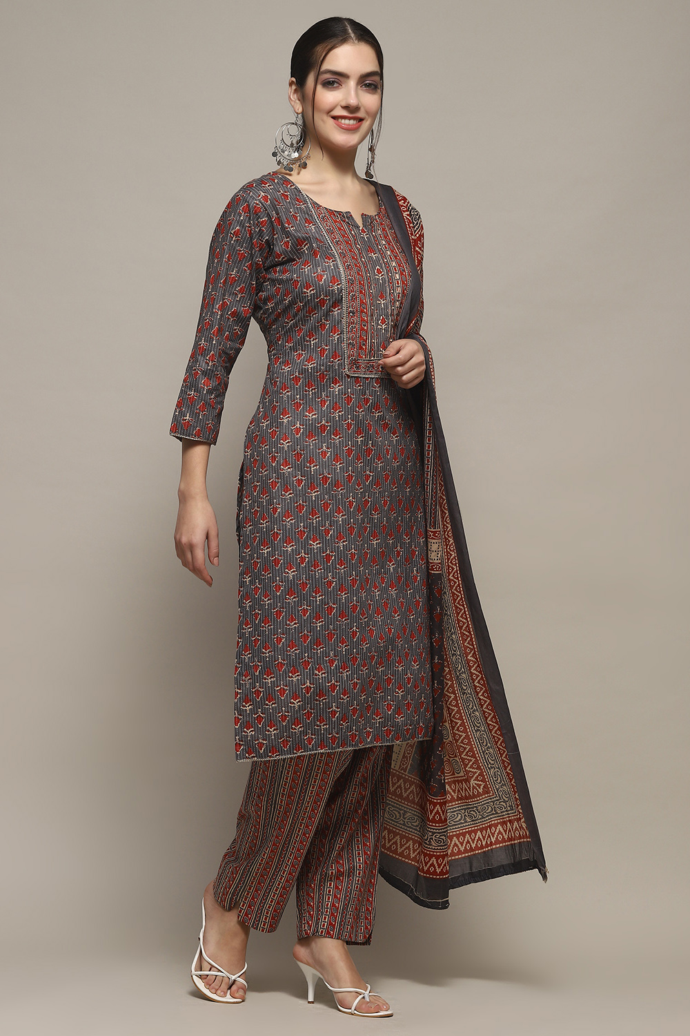 Green Cotton Unstitched Suit set image number 7