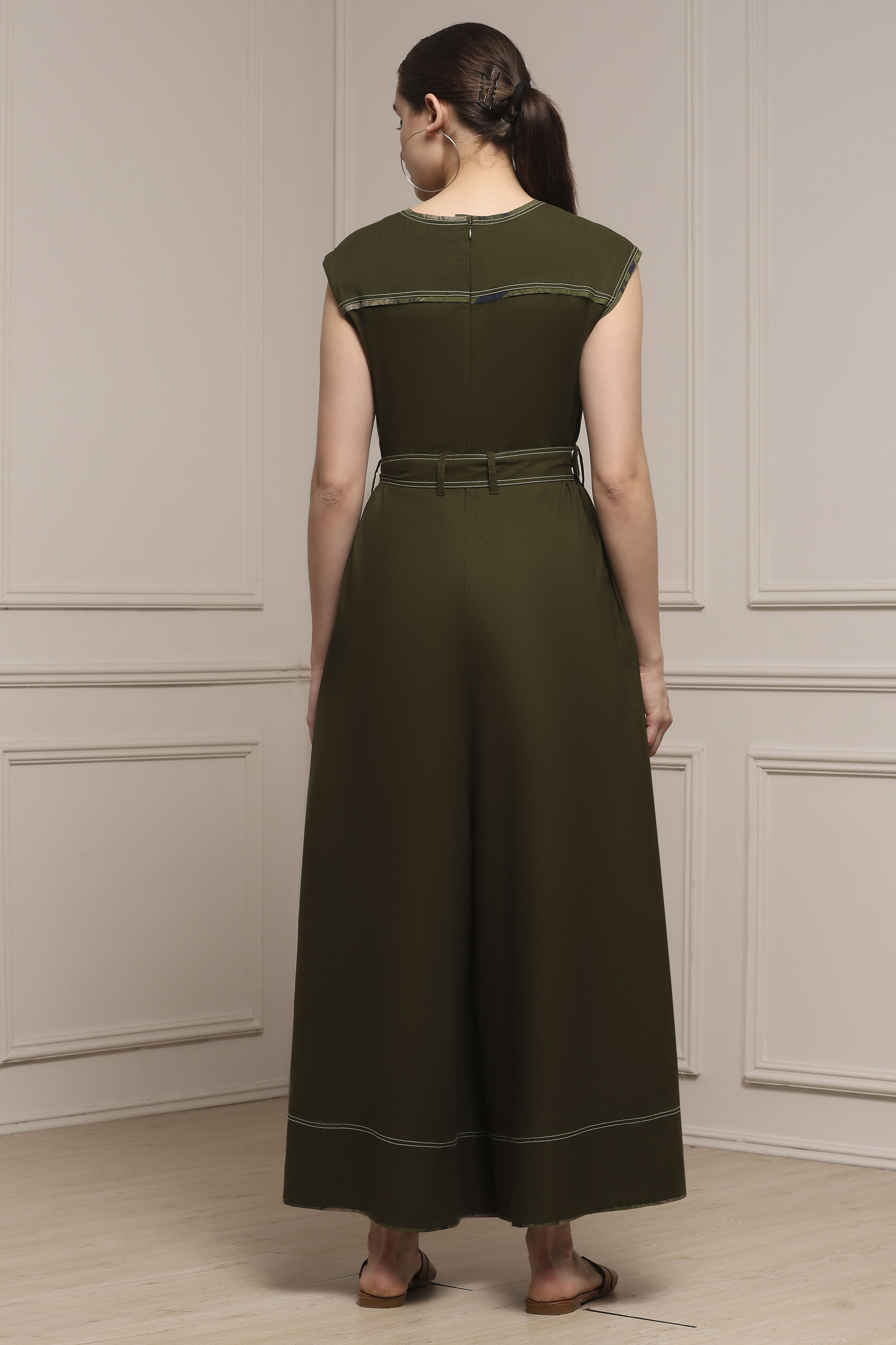 Olive Green Cotton Straight Solid Jumpsuit image number 3
