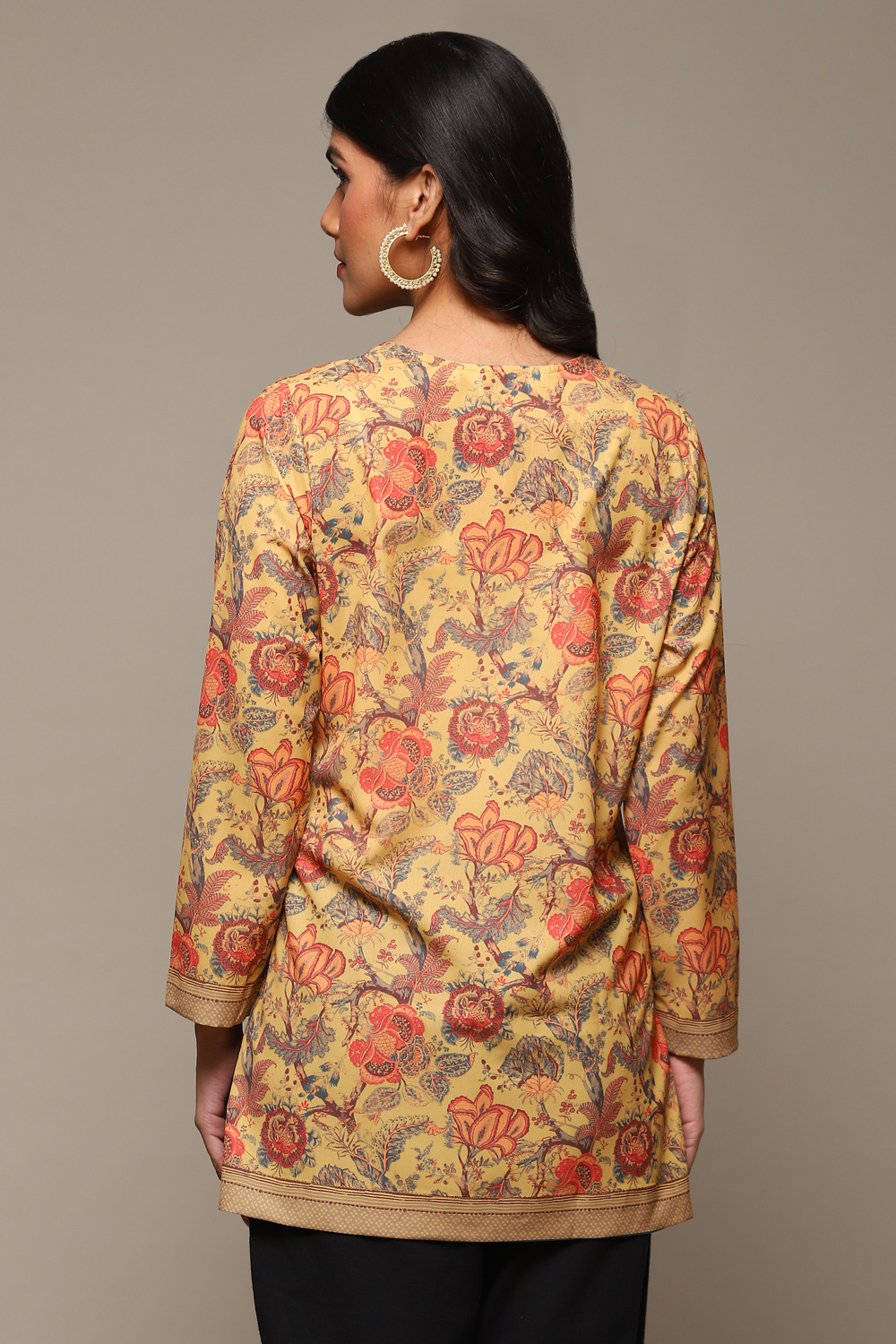 Mustard Cotton Blend Printed Kurti image number 4