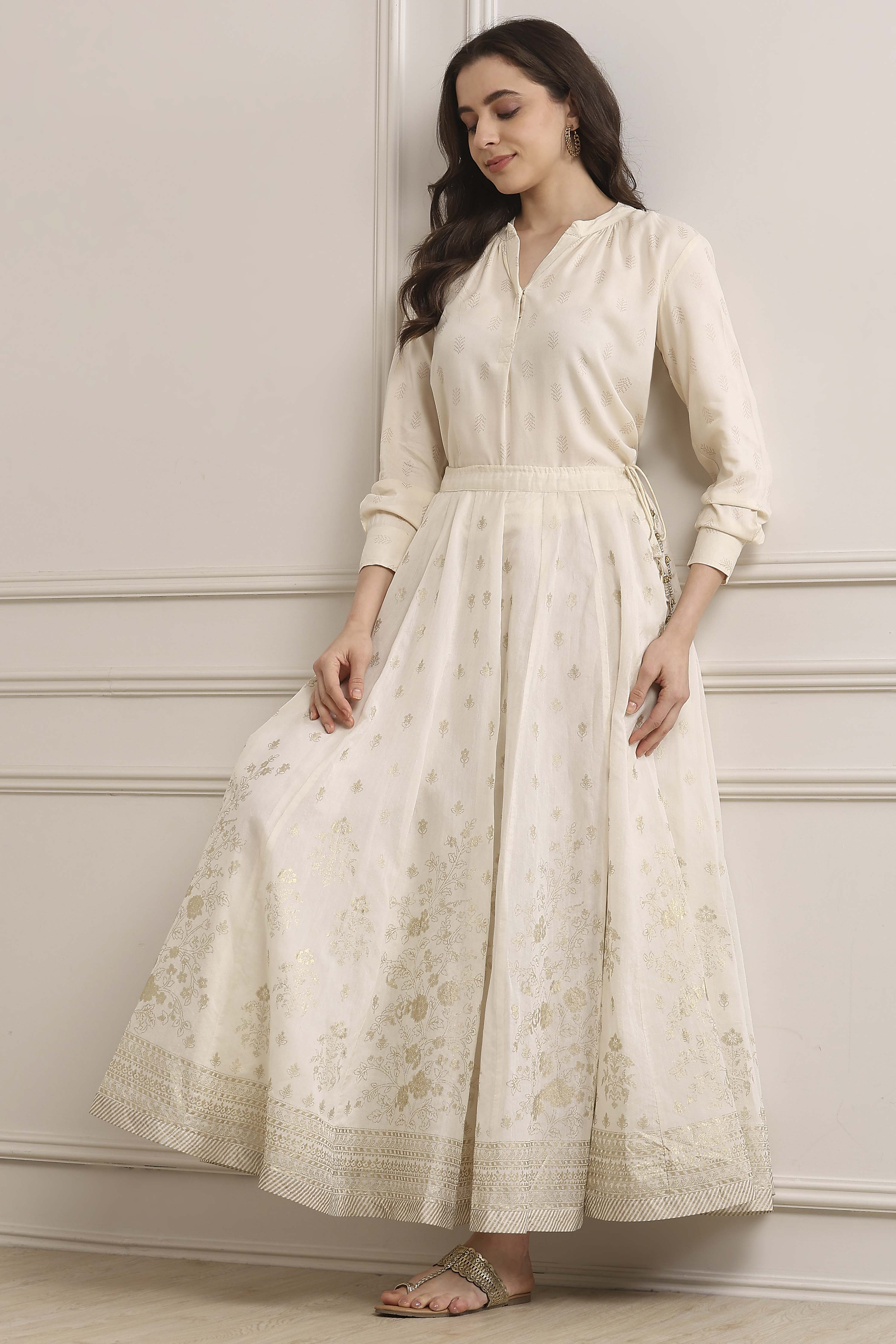 Off White LIVA Straight Printed Top image number 5