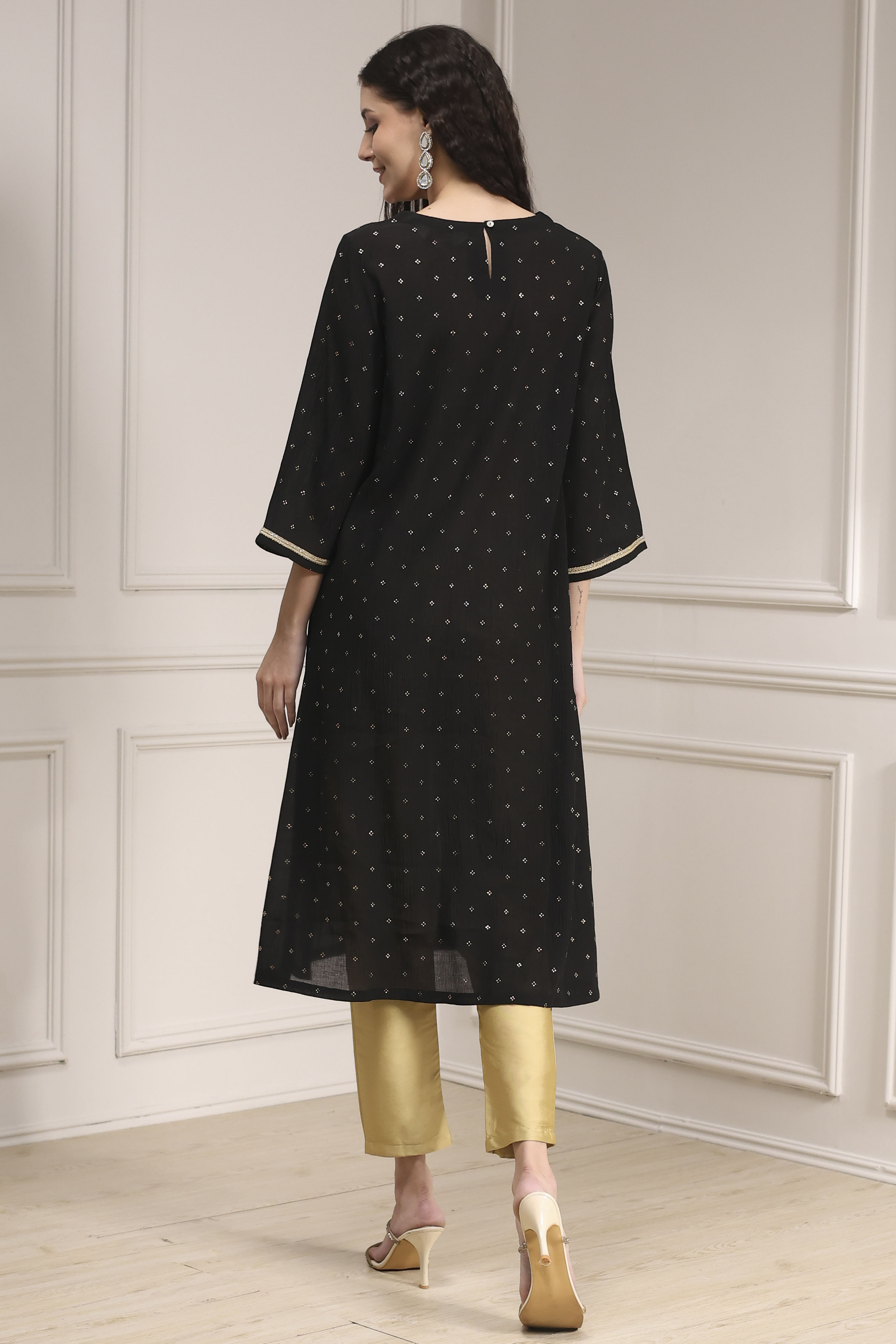 Nude-Toned Metallic Pattern Straight Kurta image number 3