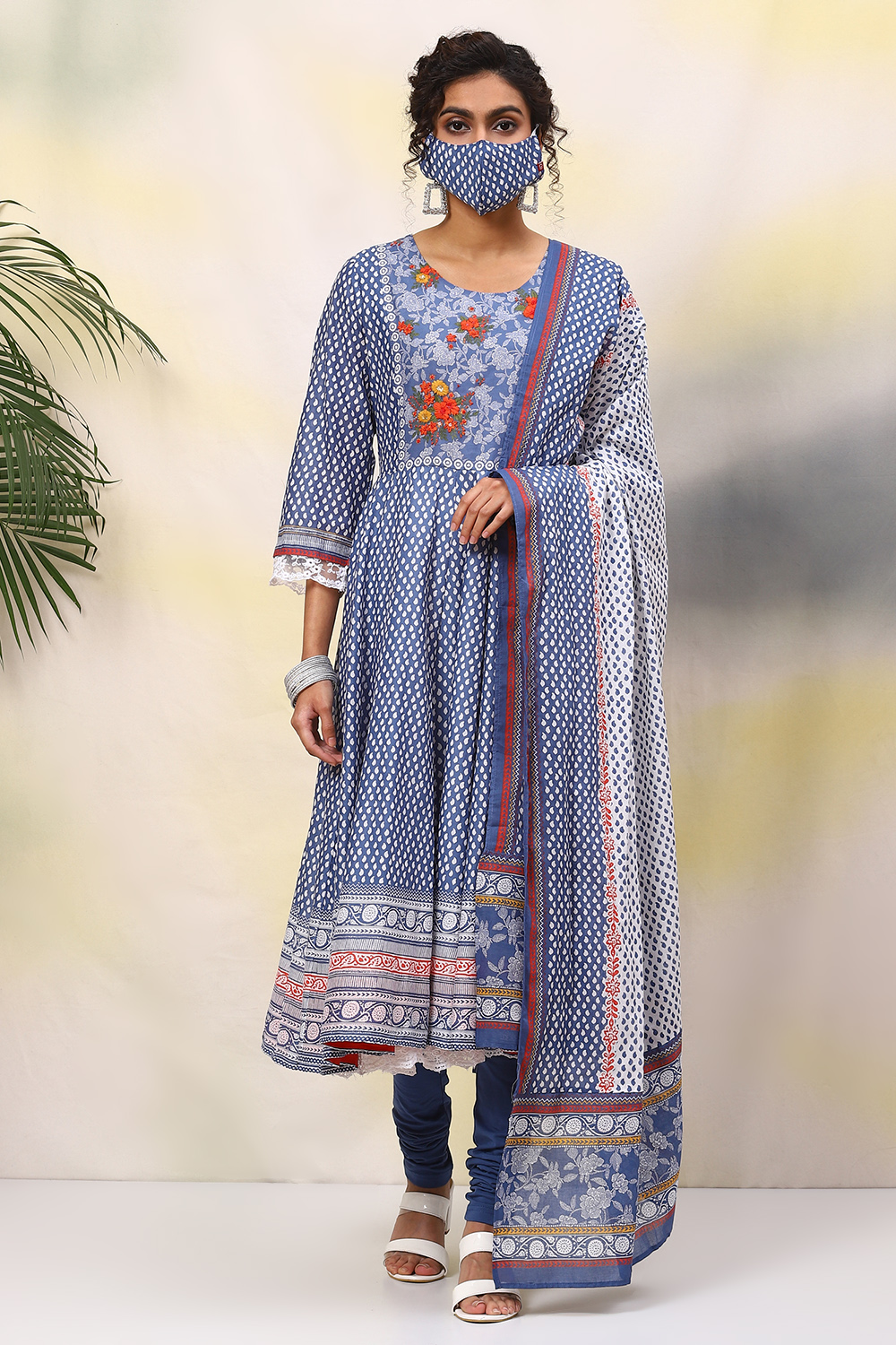 White And Pink Cotton Anarkali Kurta Churidar Suit Set image number 8