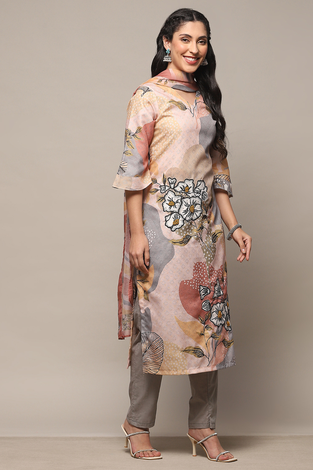 Grey Cotton Unstitched Suit set image number 8