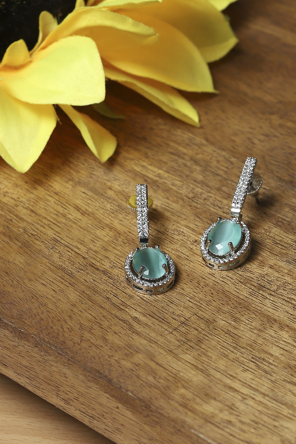 Mint Green Brass Pendant Necklace Set image number 0