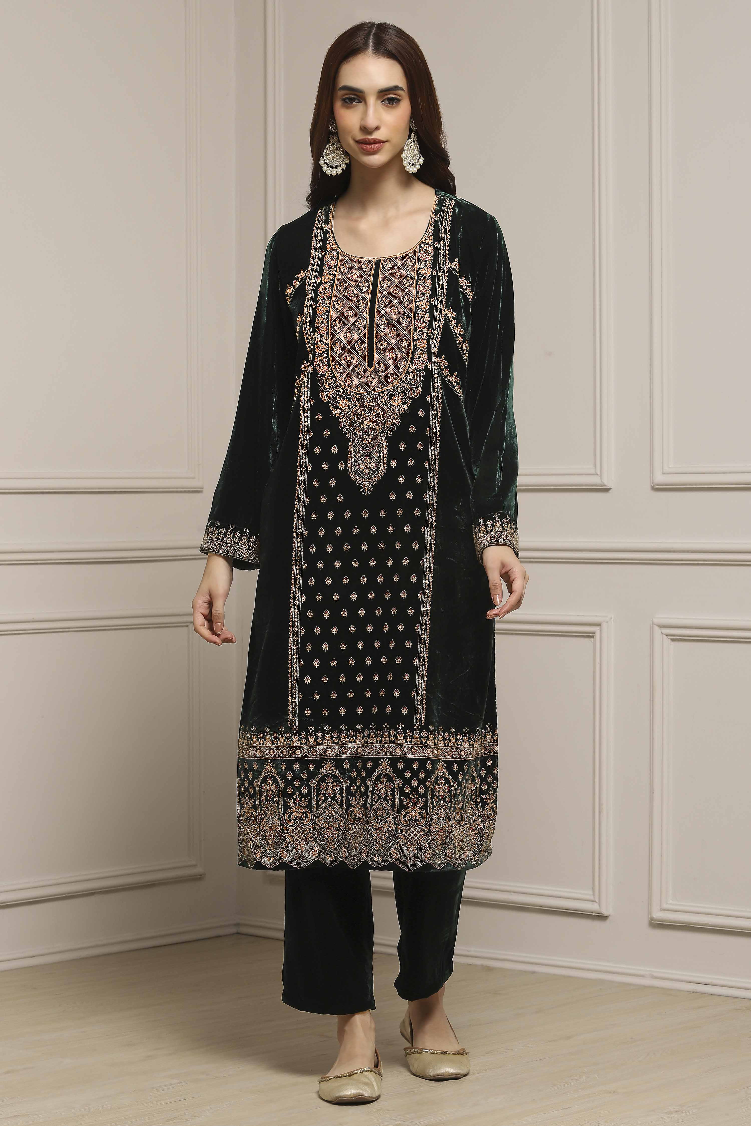 Dark Green Velvet Straight Winter Kurta Set image number 6