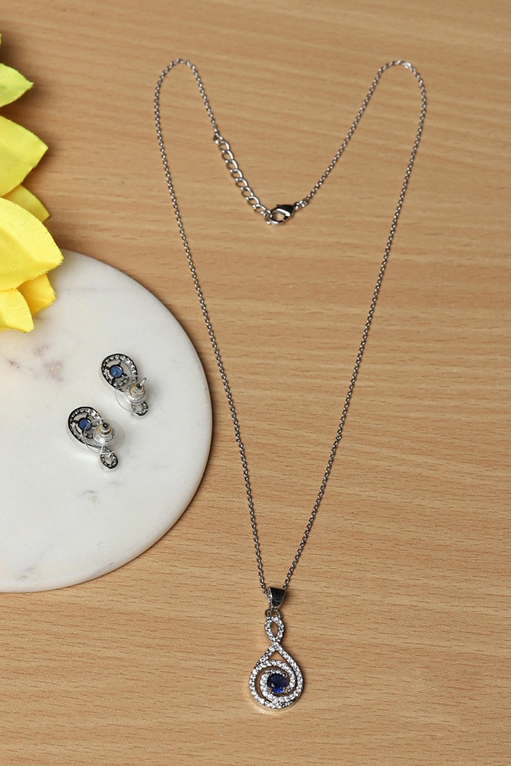 Navy Brass Necklace Set image number 2