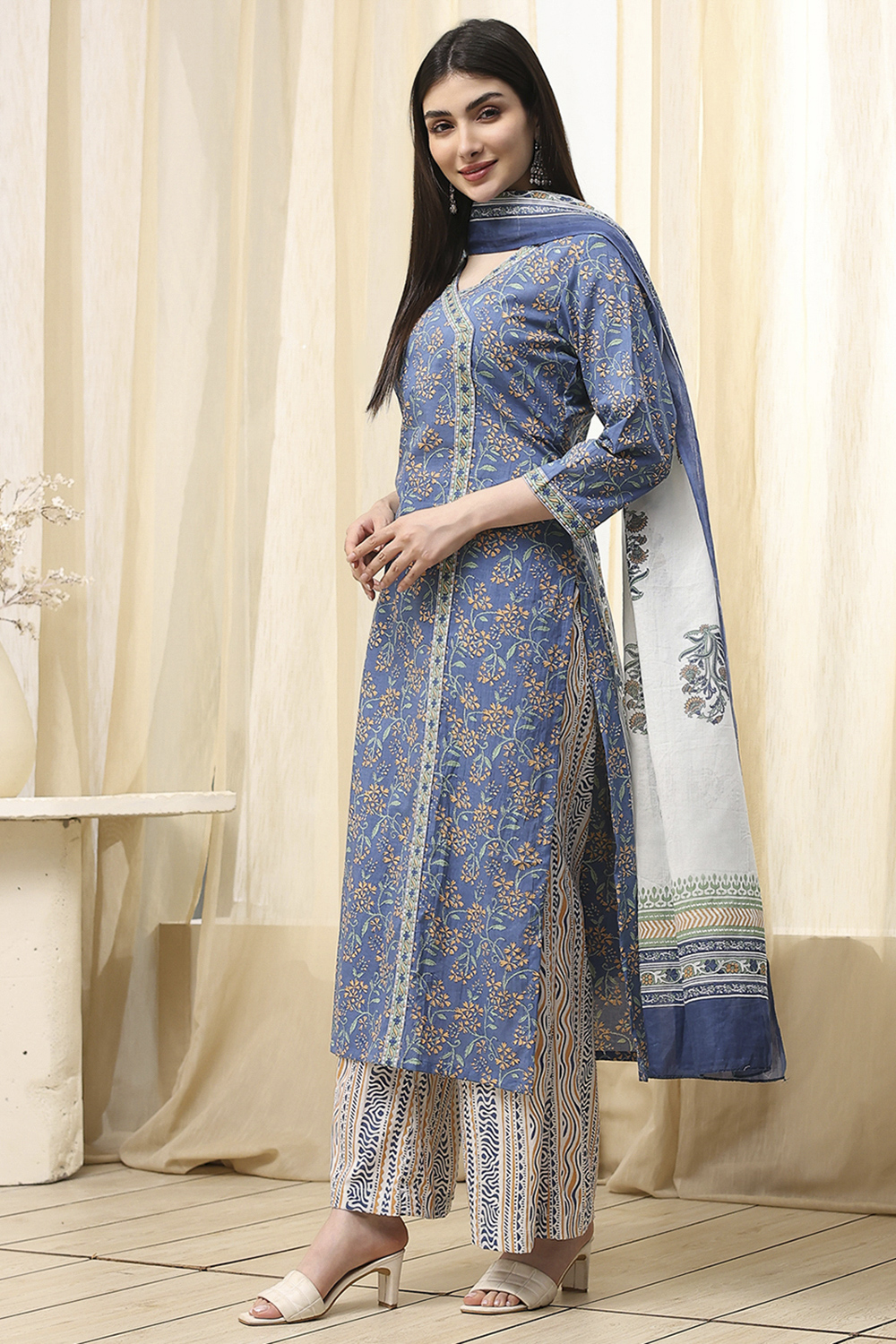 Turquoise Cotton Screen Print Unstitched Suit Set image number 4