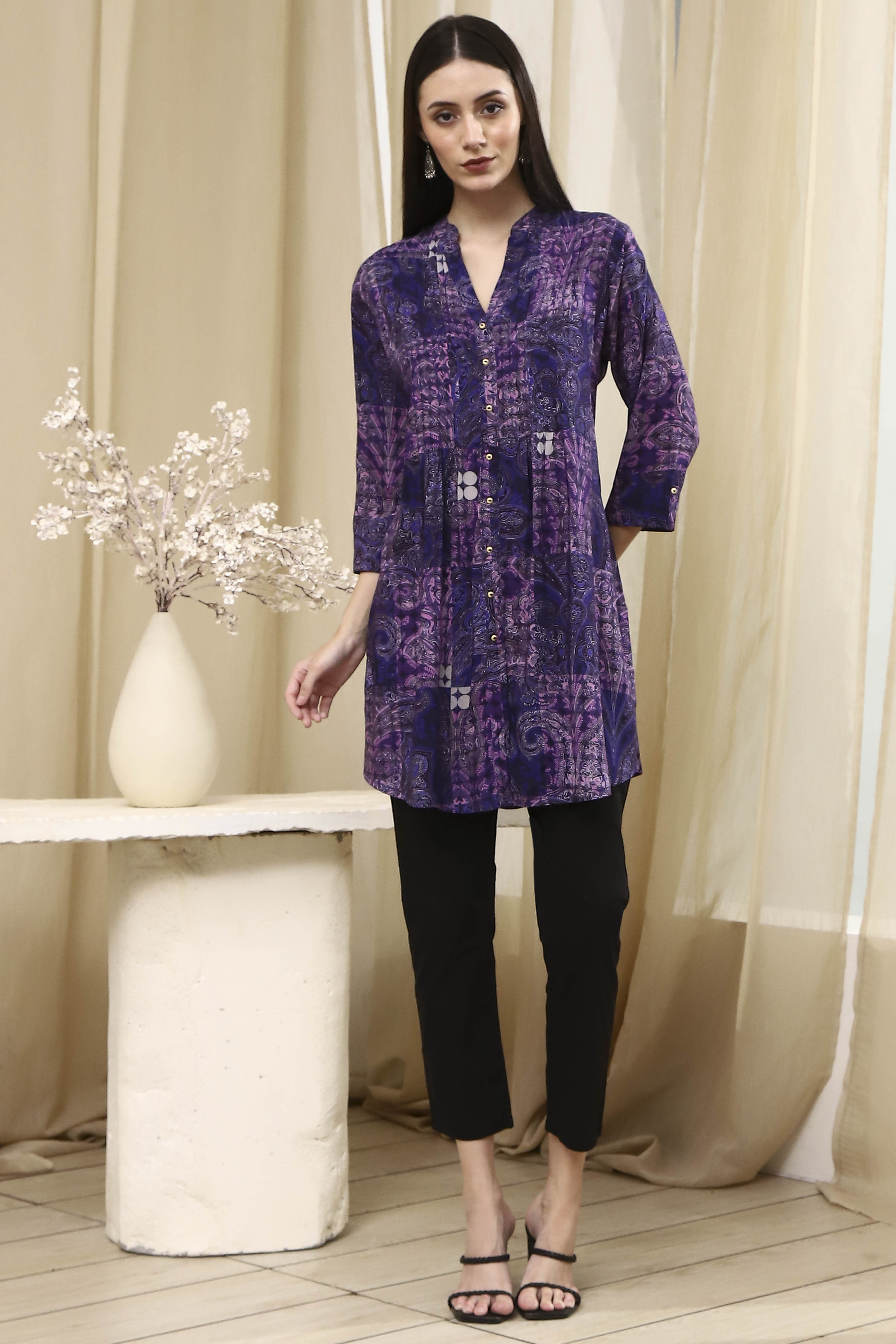 Olive Green Pleated Straight Short Kurta image number 5