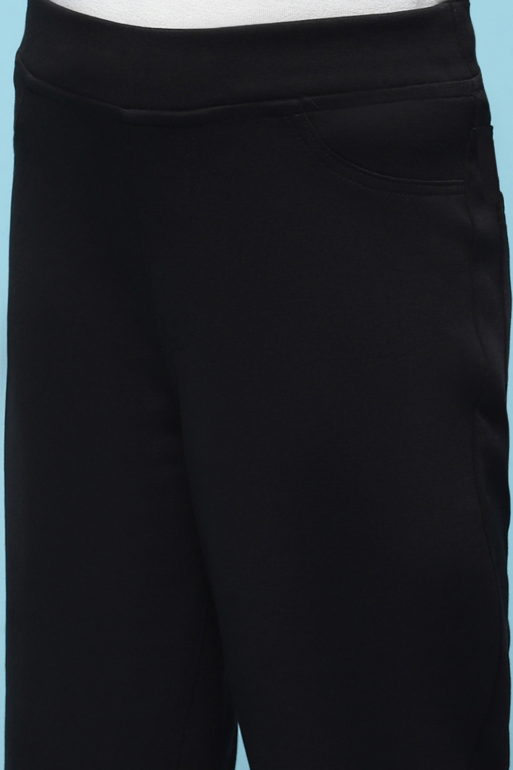 Black Cotton Lycra Skinny Jeggings image number 1